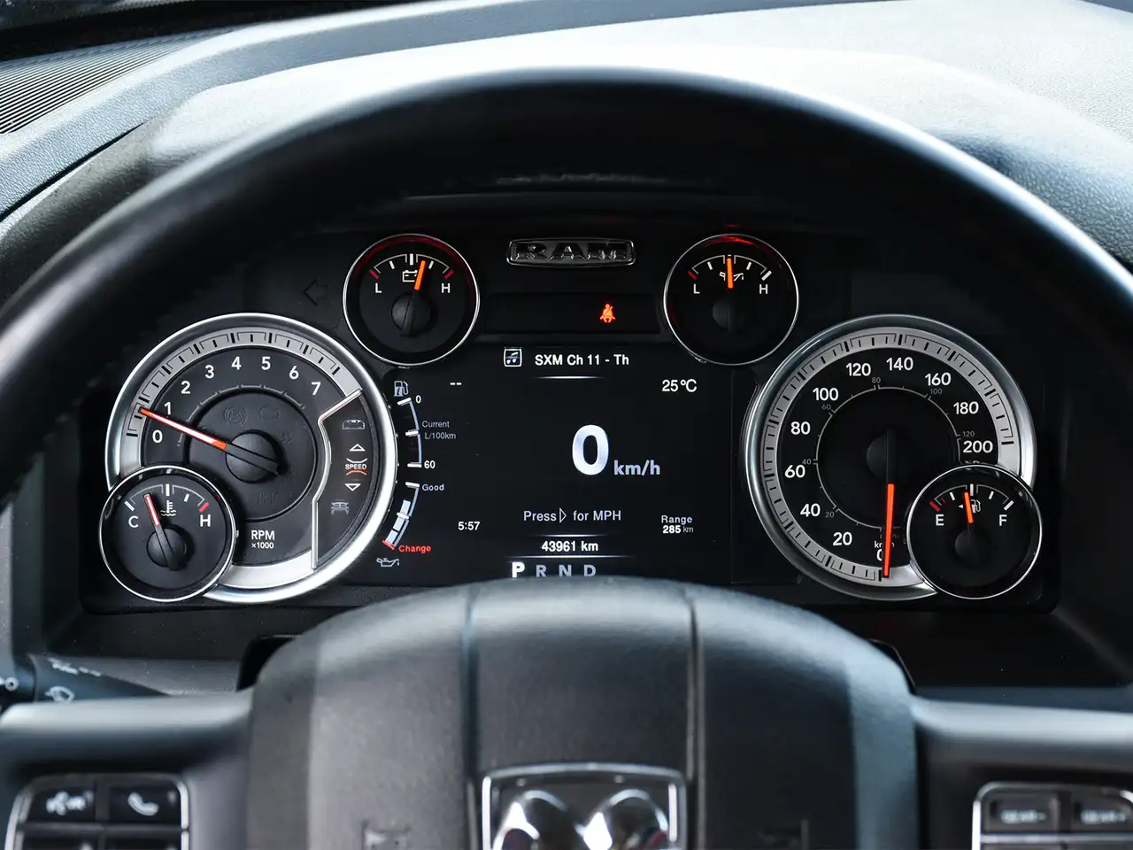 RAM 1500 снимка RAM 1500