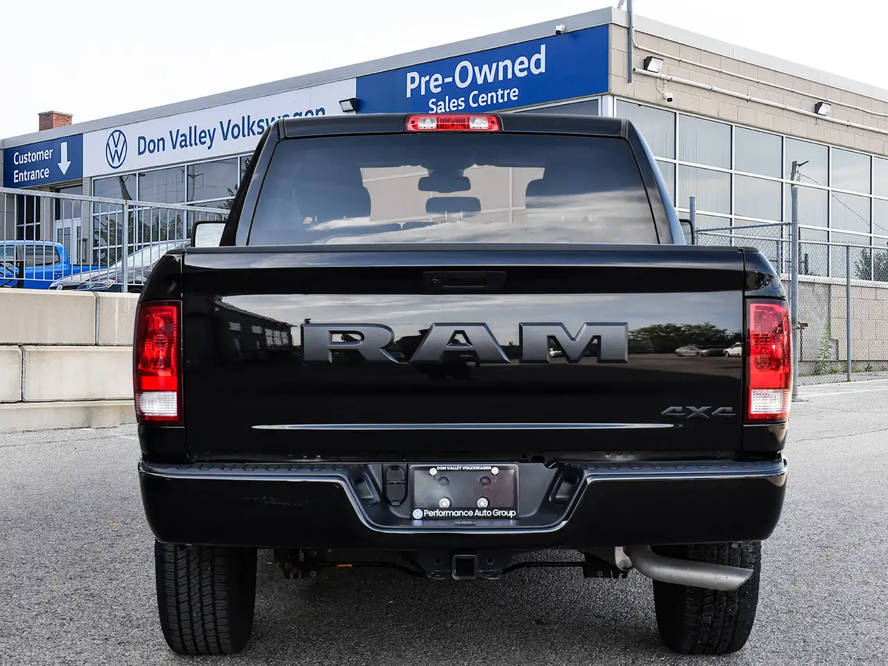 RAM 1500 снимка RAM 1500