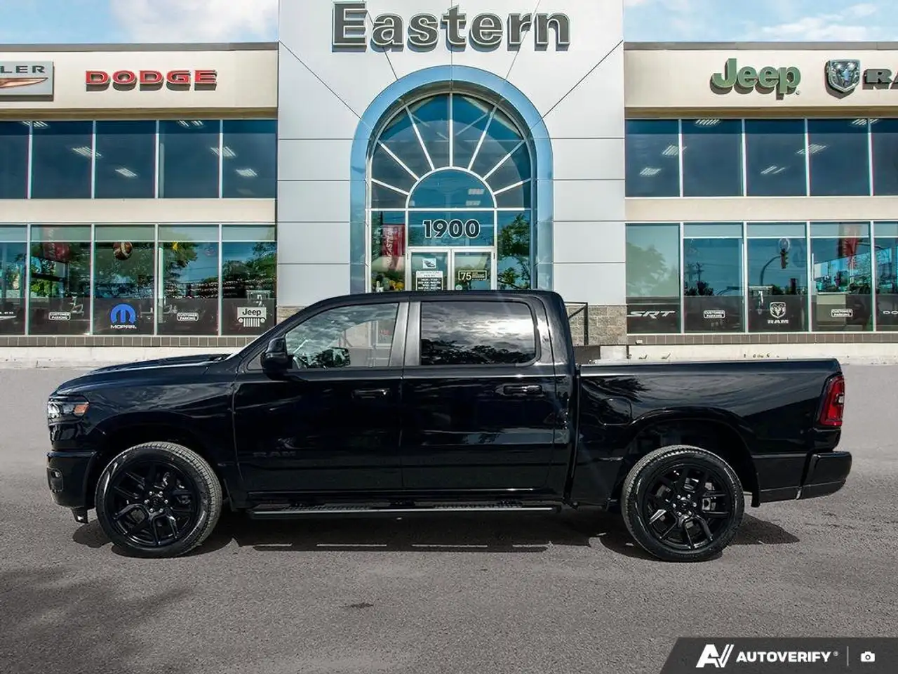 RAM 1500 снимка RAM 1500