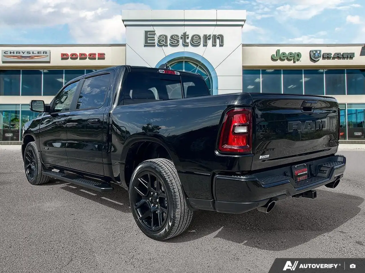 RAM 1500 снимка RAM 1500