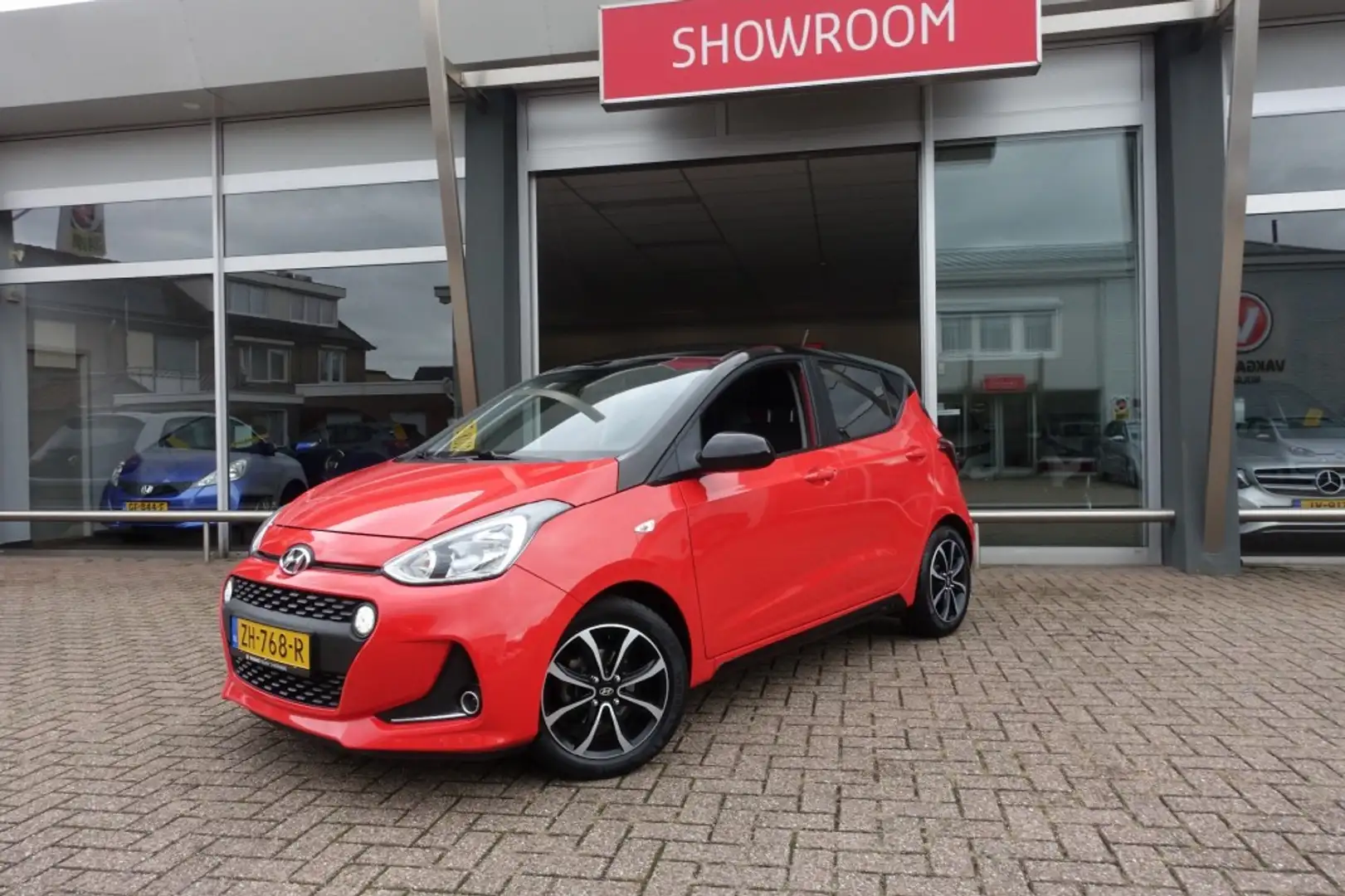 Hyundai i10 1.0I COMFORT (All-in prijs) Rouge - 2