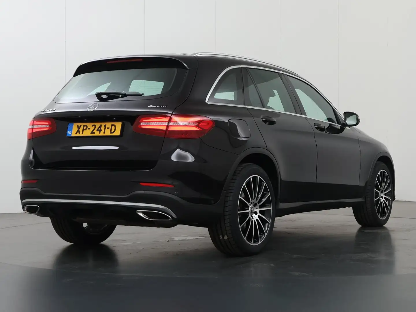 Mercedes-Benz GLC 250 4MATIC Premium Plus | AMG | Panoramadak | Trekhaak Zwart - 2