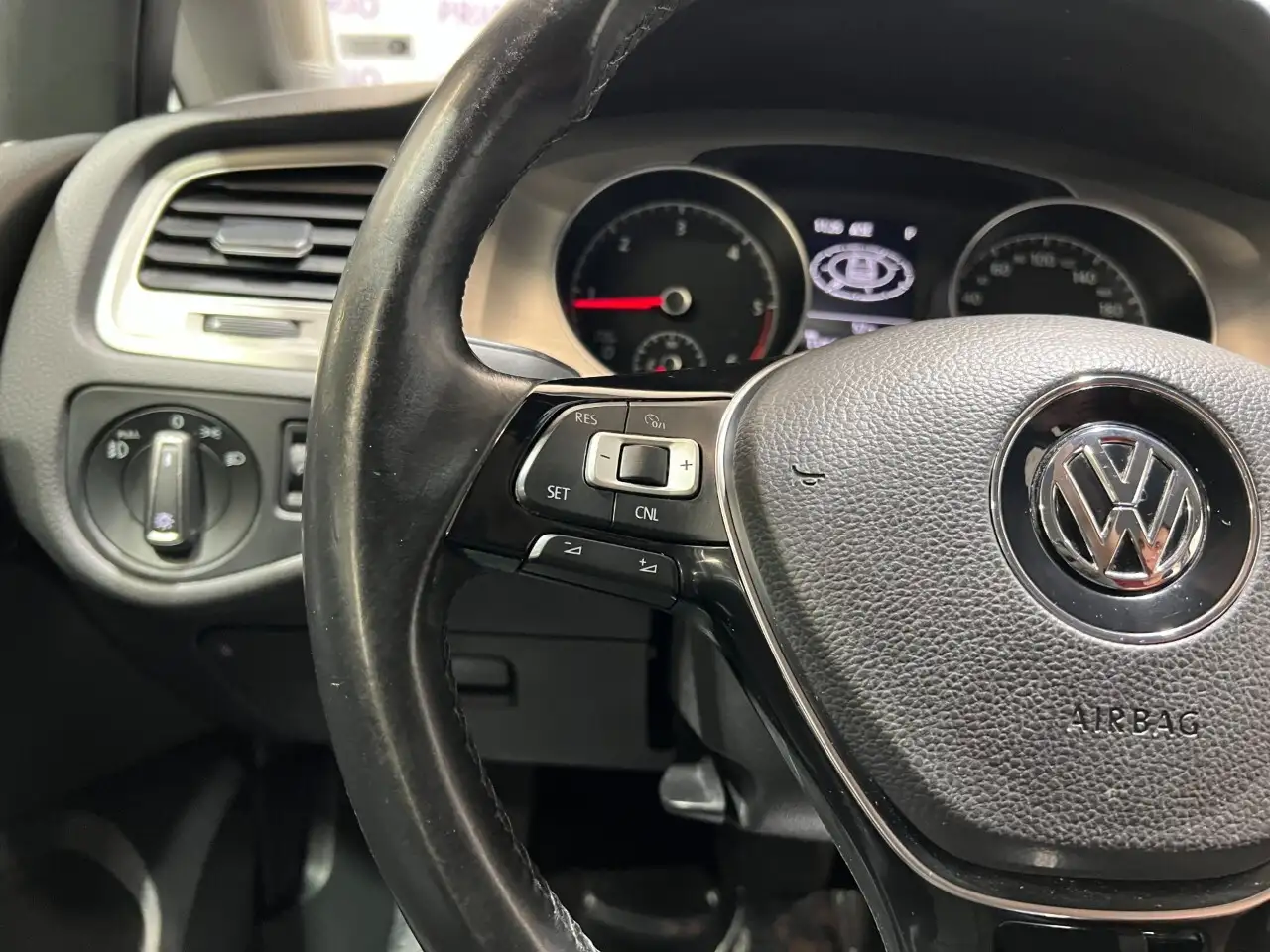 Volkswagen Golf снимка Volkswagen Golf