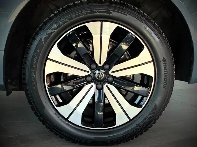 Volvo XC60 view 10