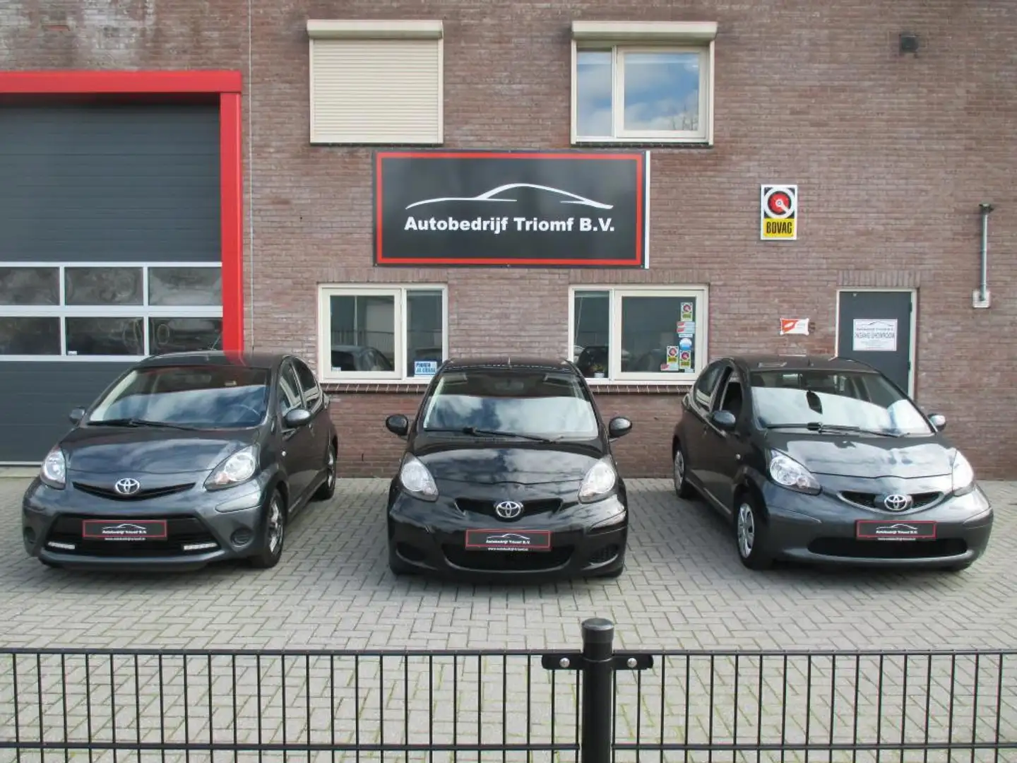 Toyota Aygo 8 x op voorraad prijs vanaf 4995 Schwarz - 2