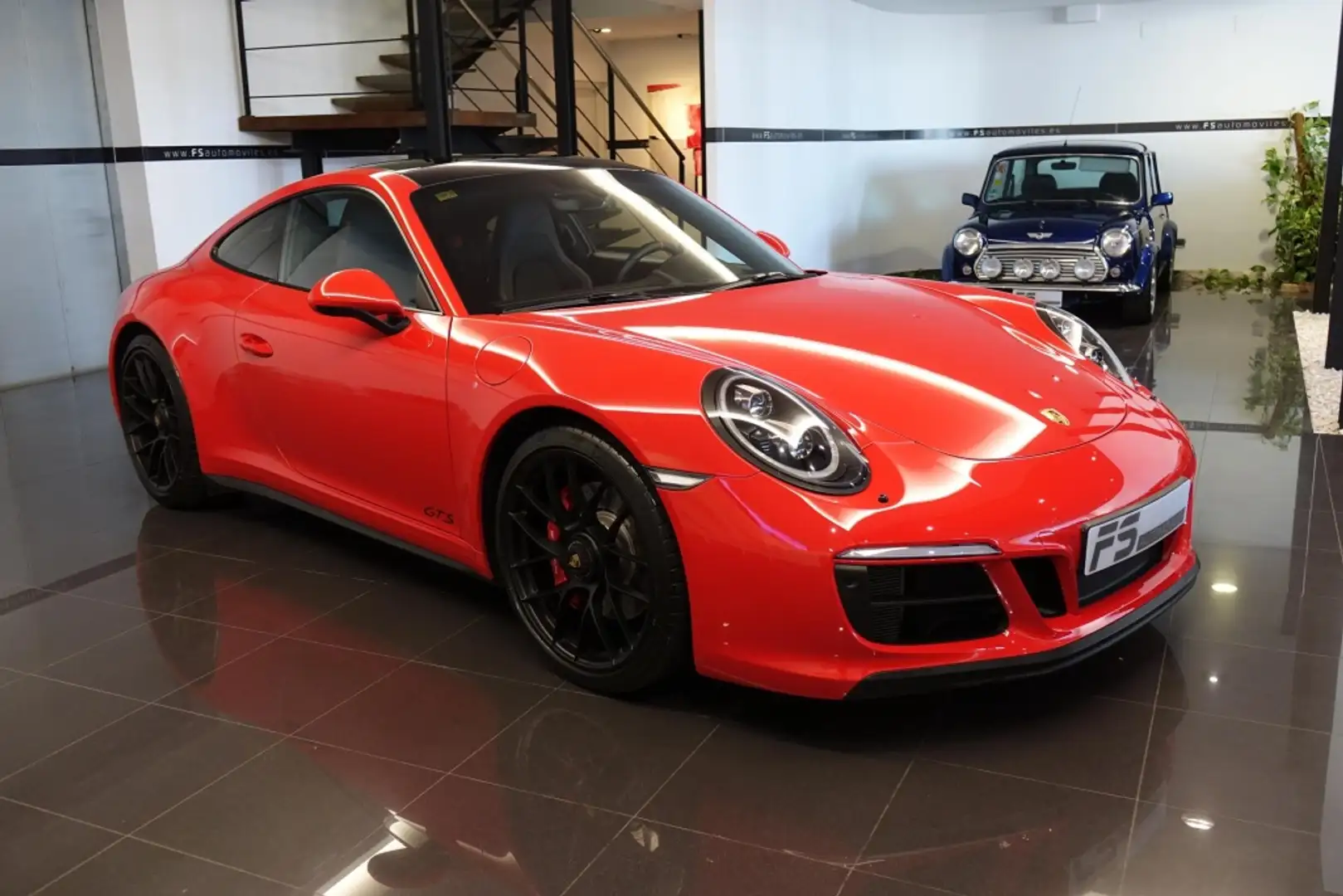 Porsche 991 Carrera 4 GTS Coupé PDK Rojo - 1