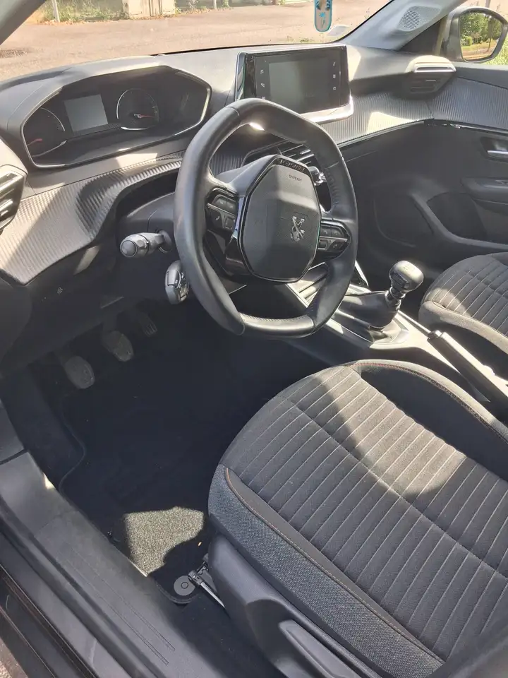 Peugeot 208 208 — photo 13