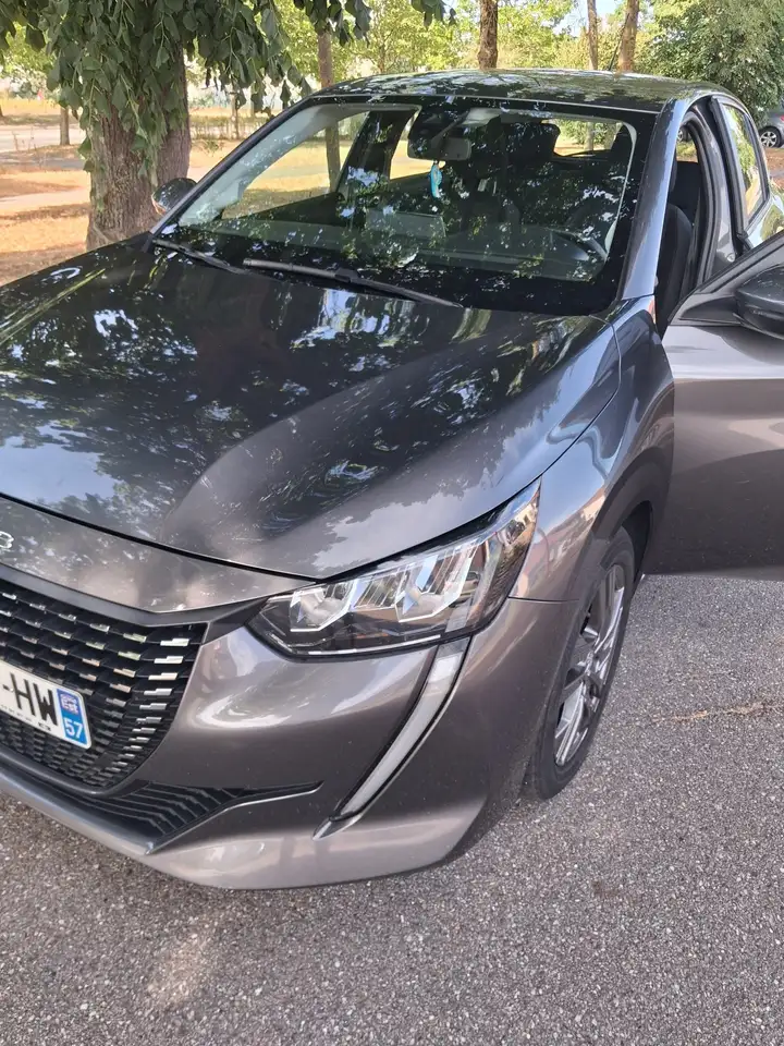 Peugeot 208 208 — photo 4