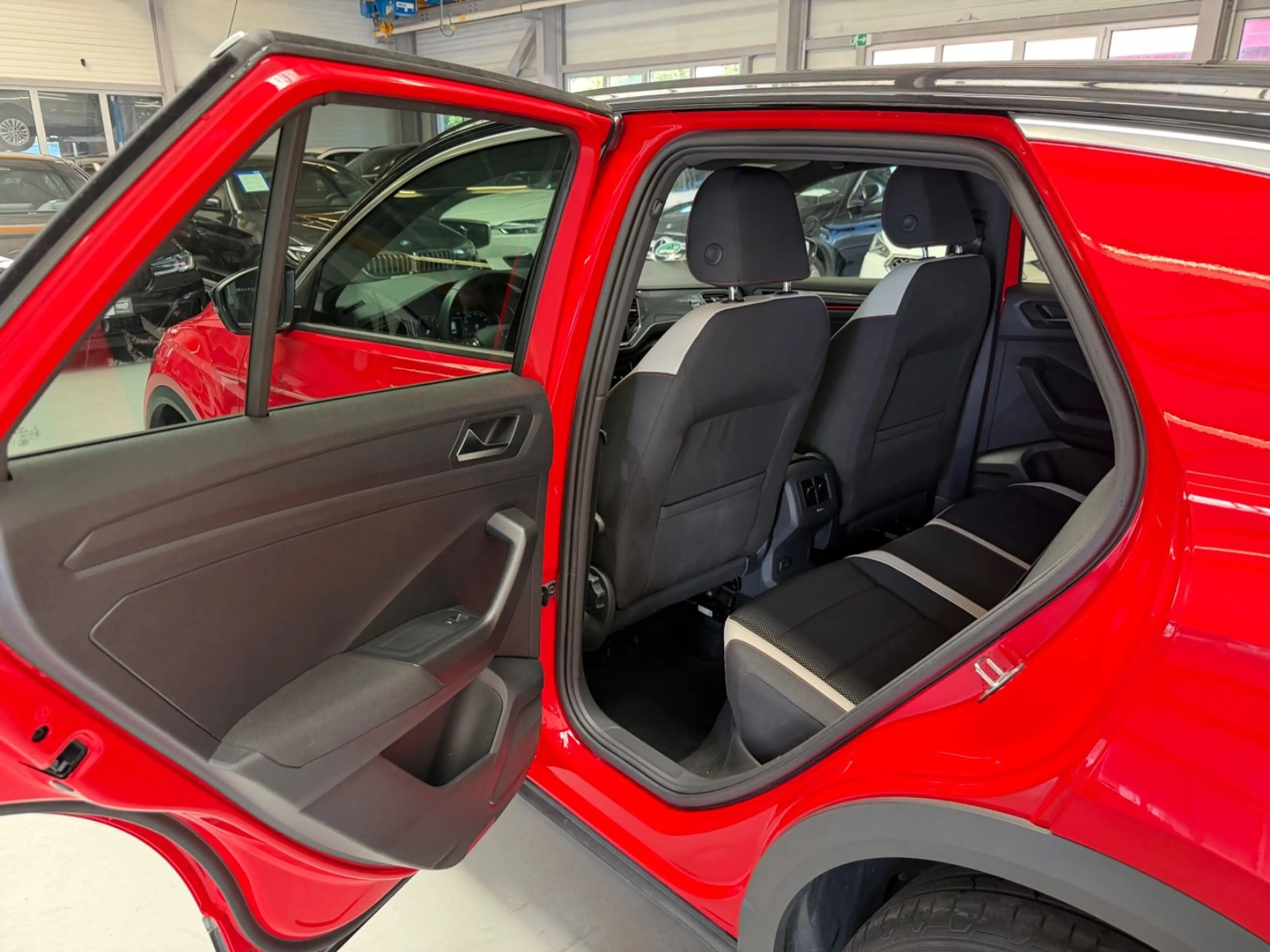 Volkswagen T-Roc Sport 4Motion VIRT/AHK/ACC/LED/KAM/PDC/SHZ — photo 15