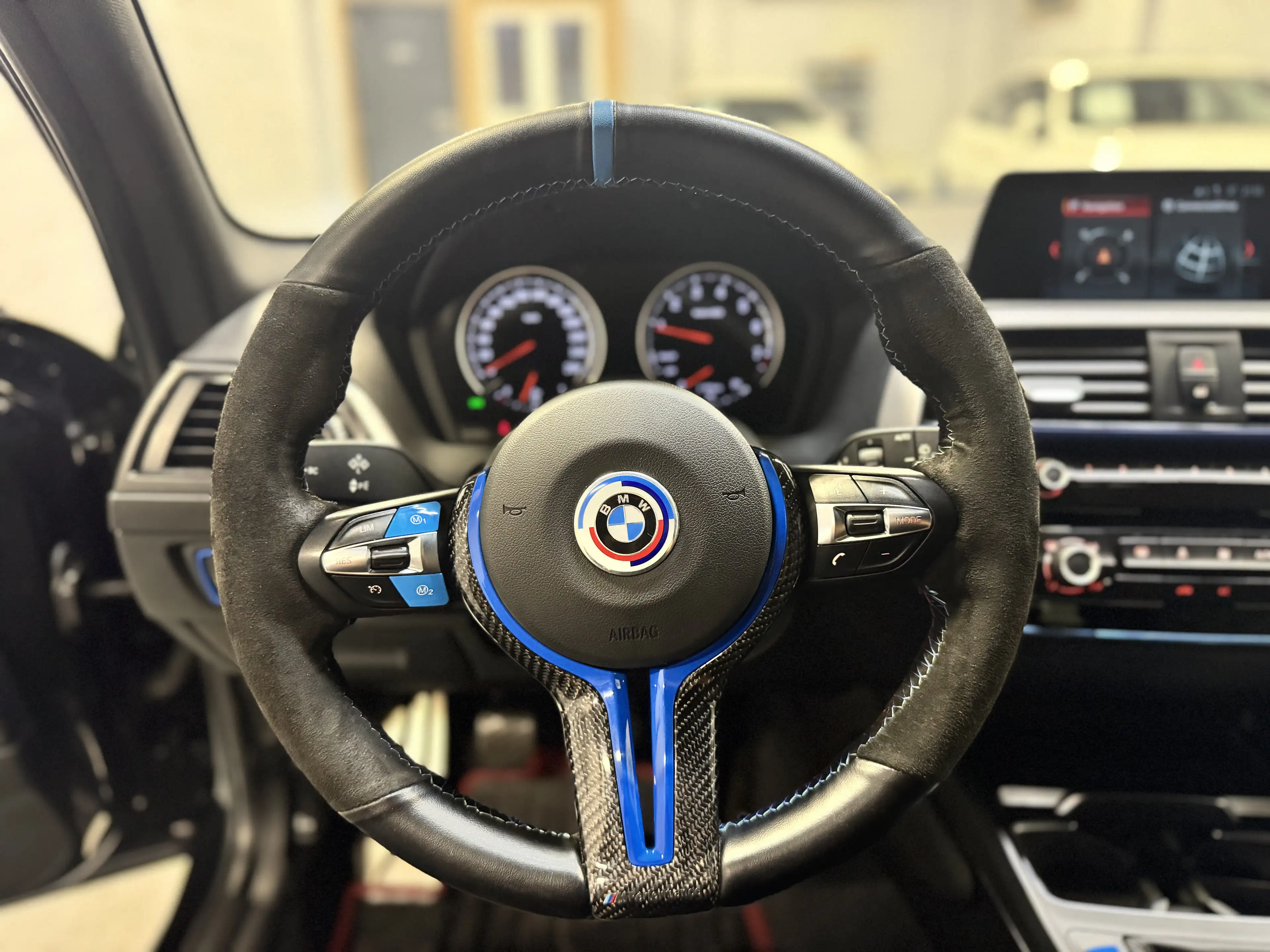 BMW 118 PACK M SPORT SHADOW LINE. + KIT 140i — photo 11