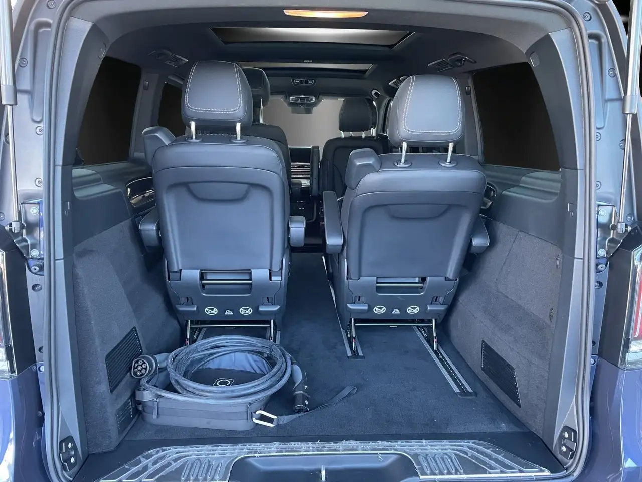 Mercedes-Benz EQV 300 L Facelift AVANTGA Pano DISTRO 360° MLED 7