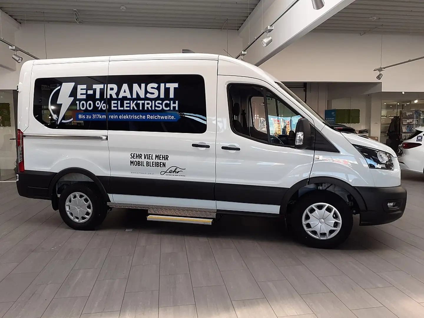 Ford E-Transit 9-Sitzer L2H2 3,5t BUS netto € 66.300,- Trend, ... Weiß - 2