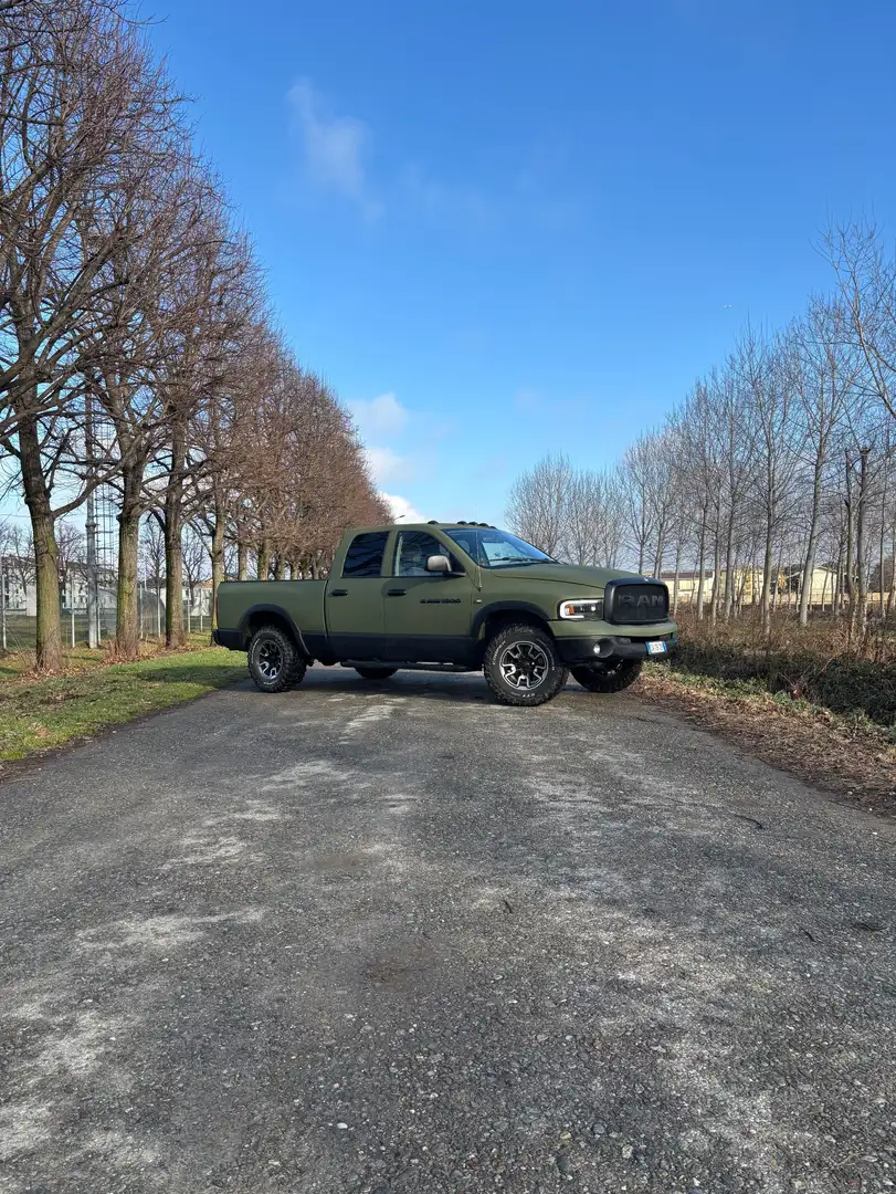Dodge RAM 1500 Verde - 1