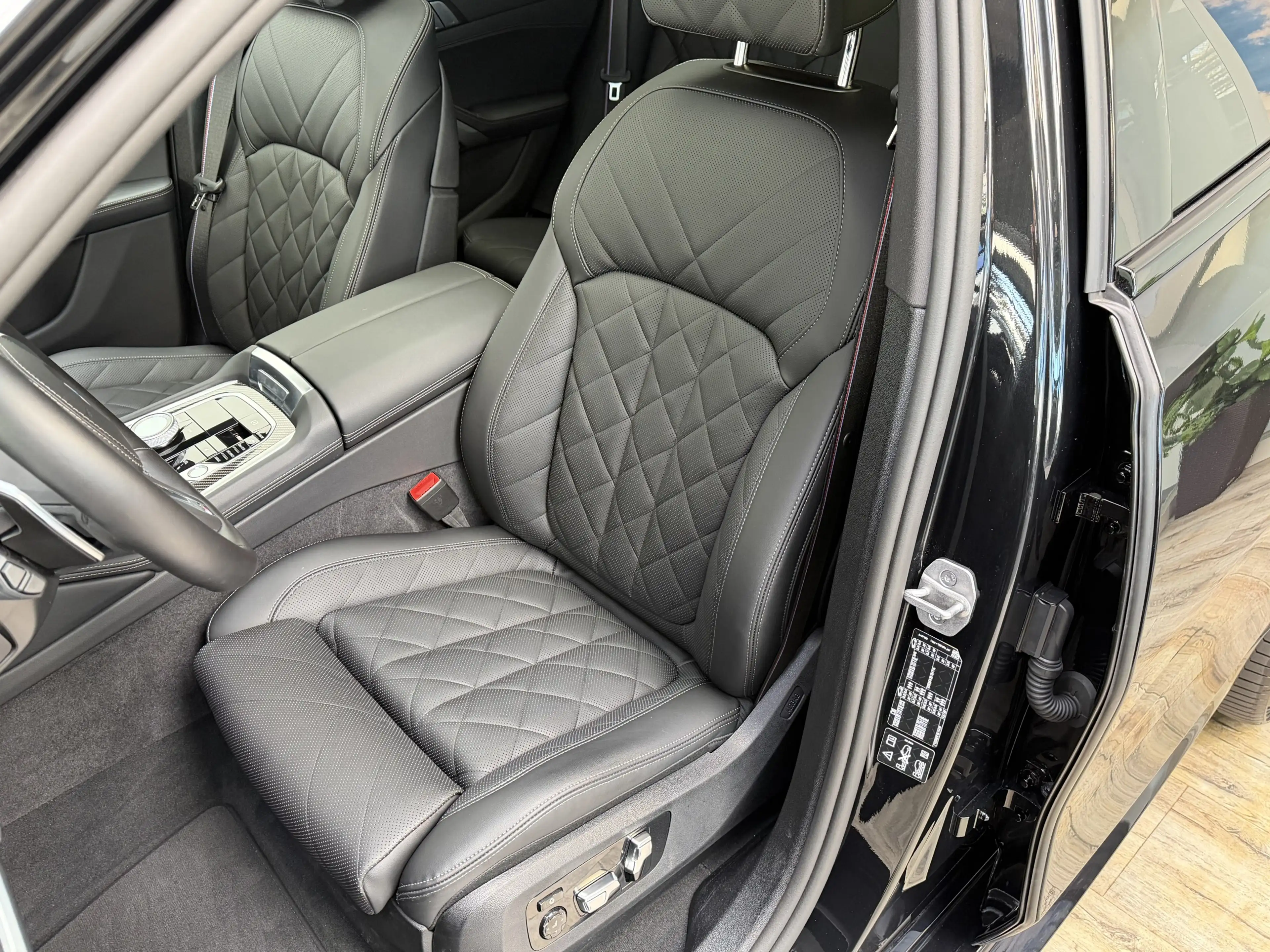 BMW X6 xDr40d M Sport Pro 22Zoll AHK Pano Sitzlüft. — photo 13