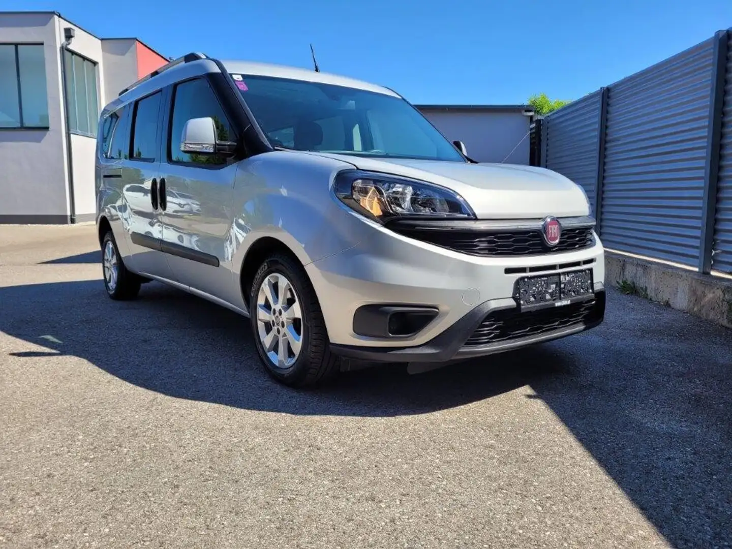 Fiat Doblo L2H1 1,6 MultiJet 105 Executive Silber - 2