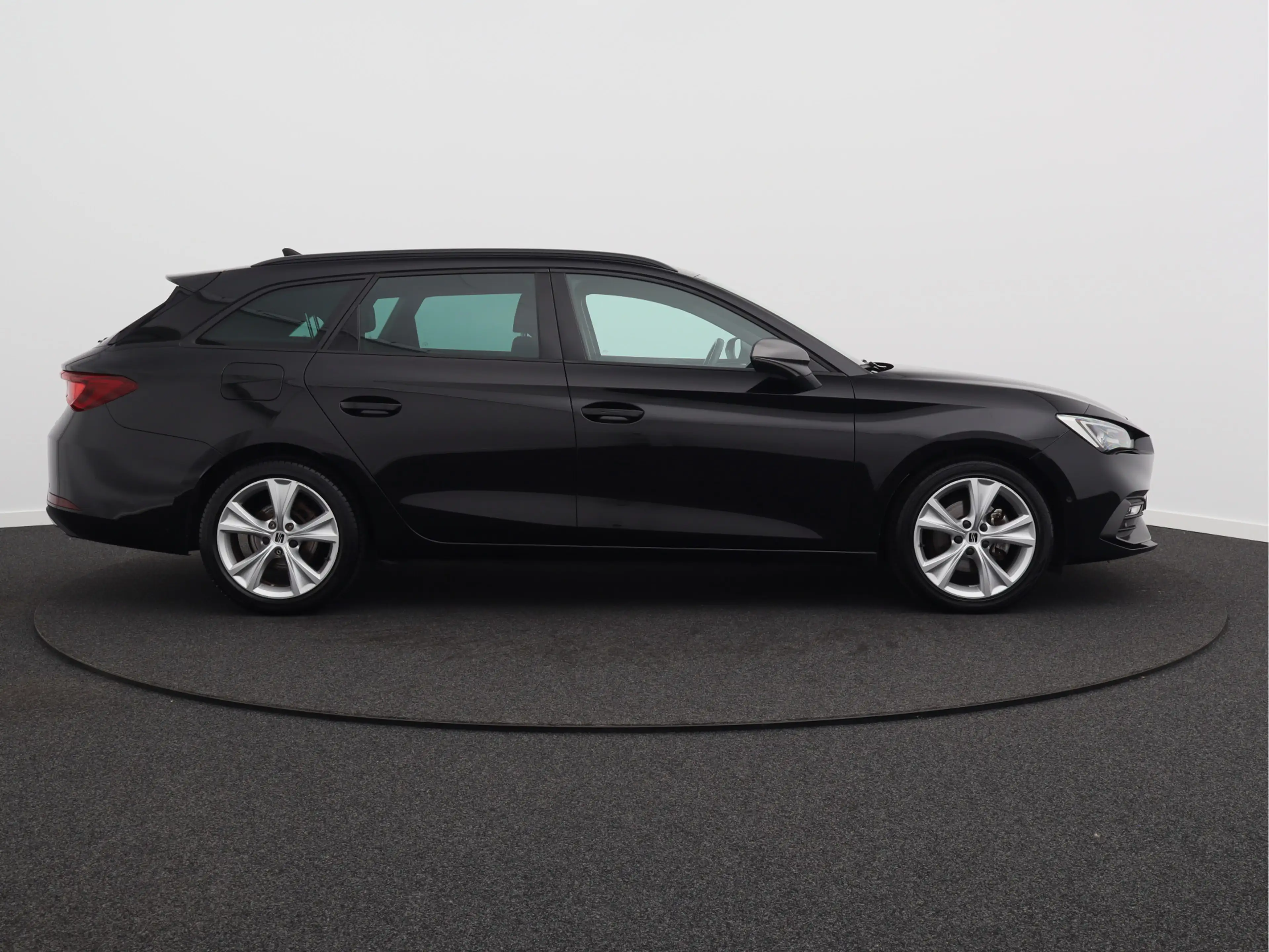 SEAT Leon Sportstourer 1.5 eTSI FR Business Intense/ lage km — photo 21