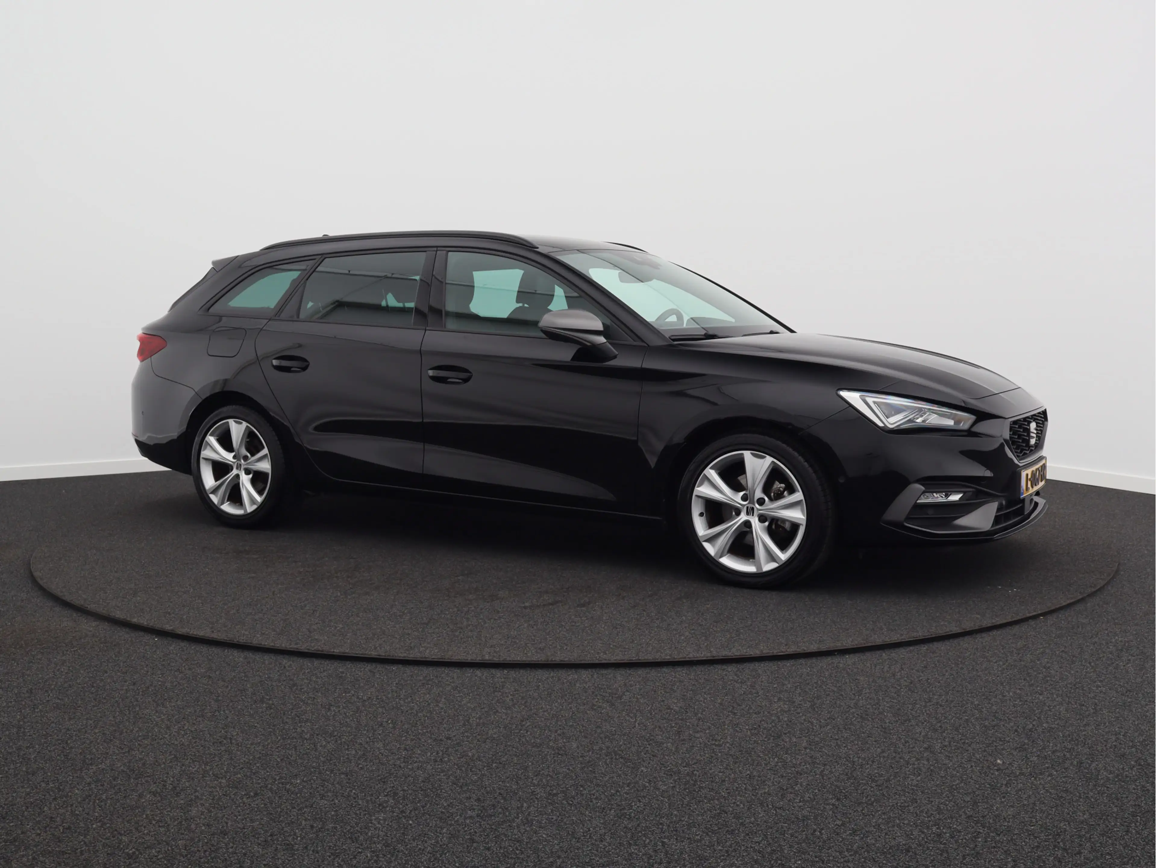 SEAT Leon Sportstourer 1.5 eTSI FR Business Intense/ lage km — photo 23