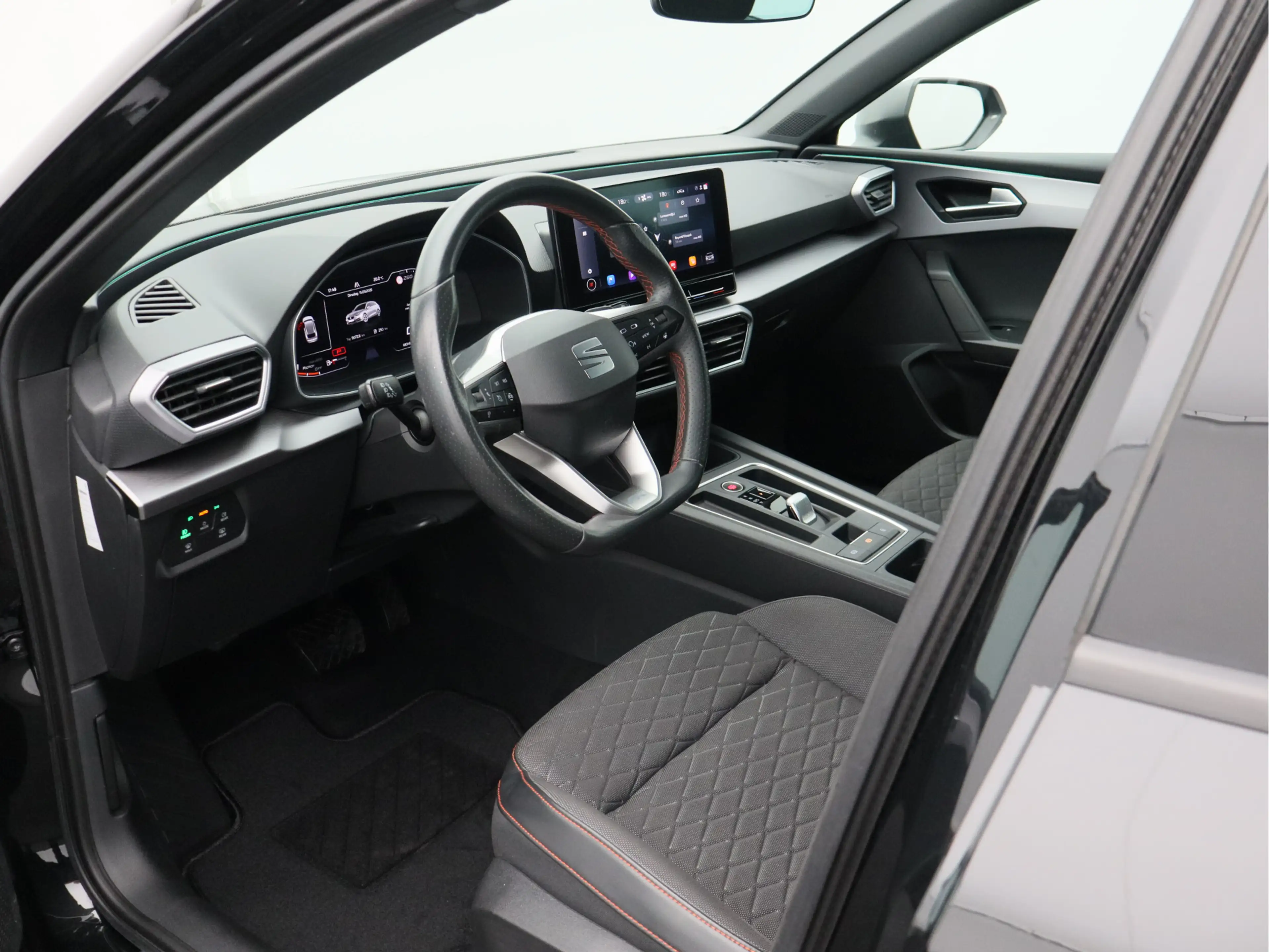 SEAT Leon Sportstourer 1.5 eTSI FR Business Intense/ lage km — photo 34