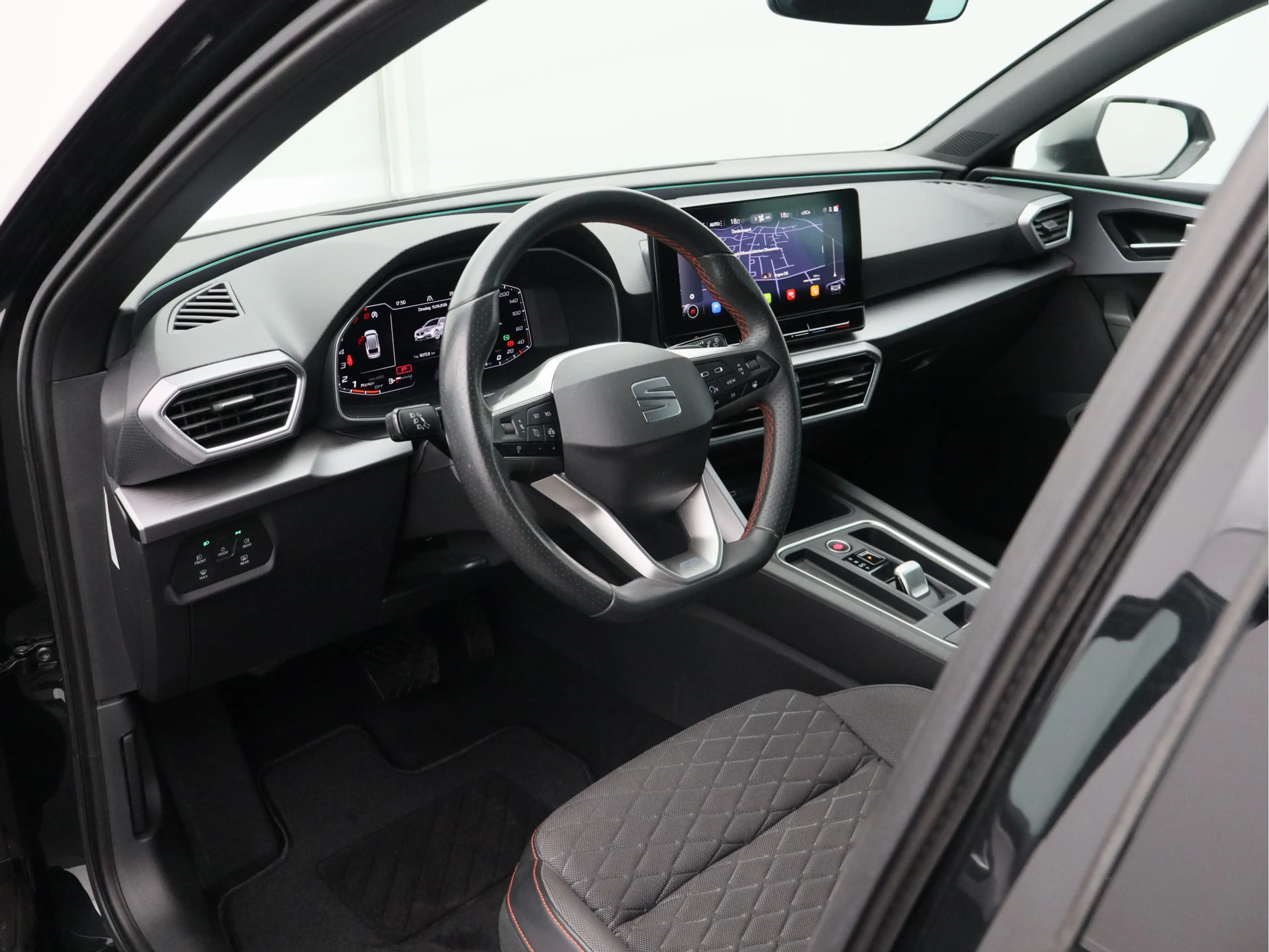 SEAT Leon Sportstourer 1.5 eTSI FR Business Intense/ lage km — photo 5