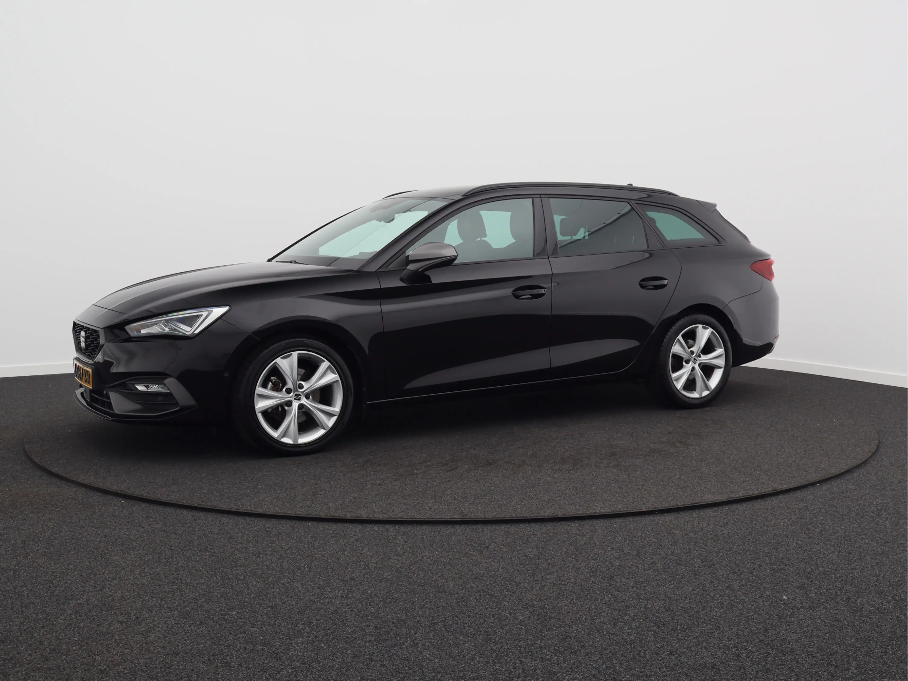 SEAT Leon Sportstourer 1.5 eTSI FR Business Intense/ lage km — photo 8