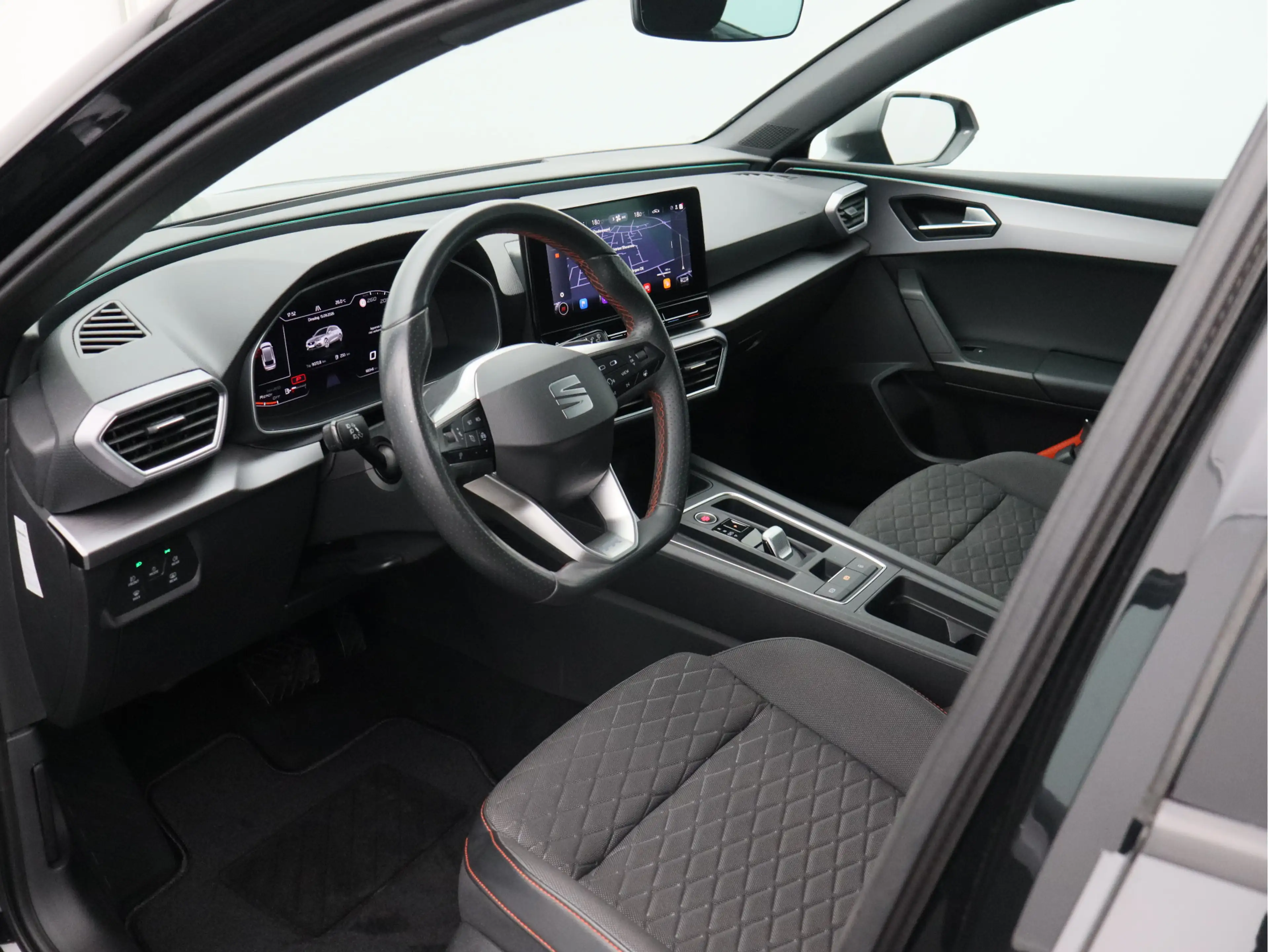 SEAT Leon Sportstourer 1.5 eTSI FR Business Intense/ lage km — photo 12