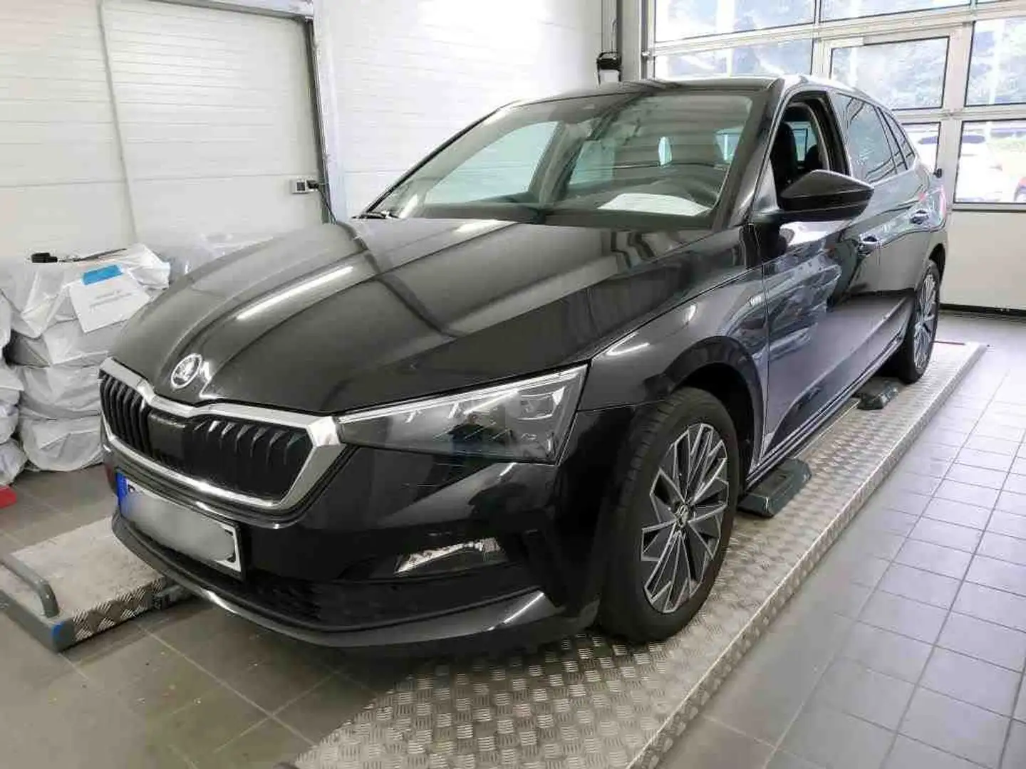 Skoda Scala 1.0 TSI DSG TOUR *LED *ACC *RKAM *VIRTUAL *NAVI * Schwarz - 2