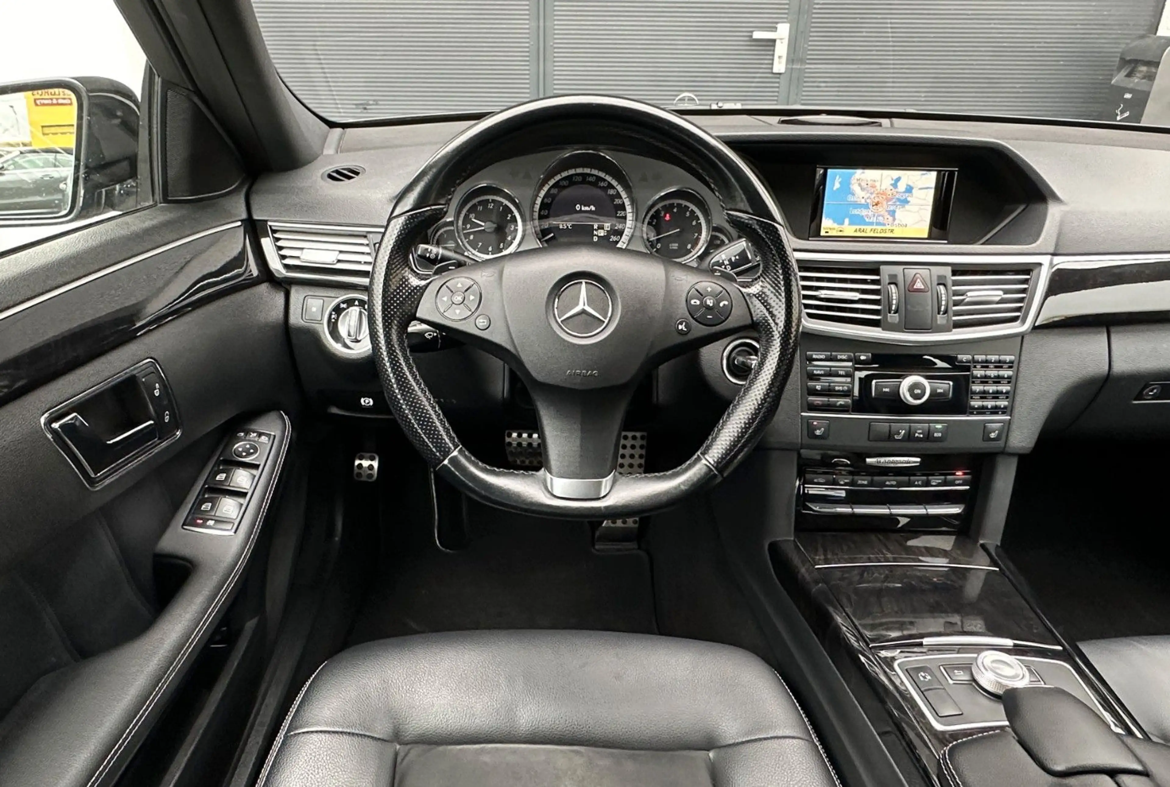 Mercedes-Benz E 250 *AMG-LINE*COMAND*BlueE*SHZ*PDC*XENON* — photo 10