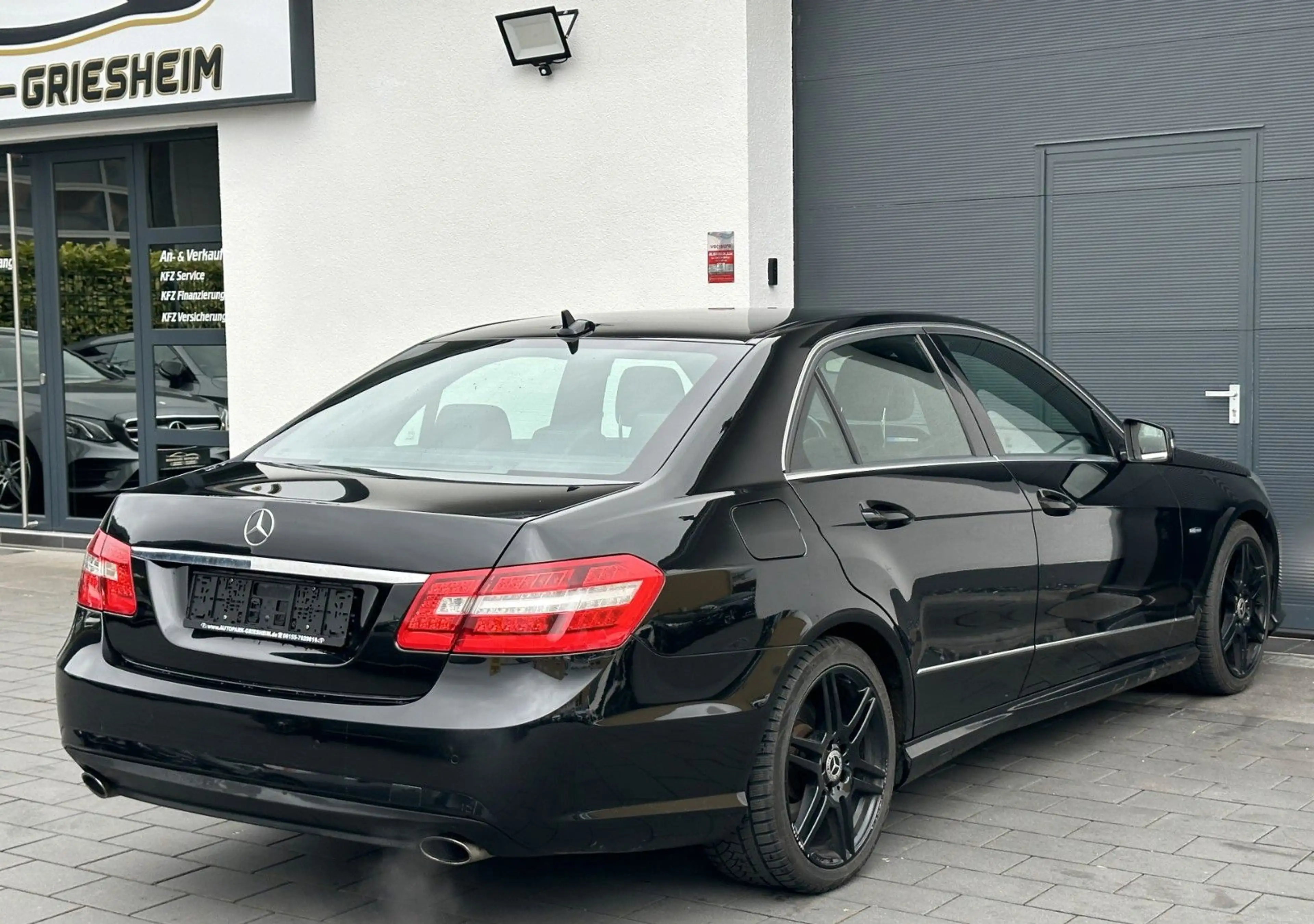 Mercedes-Benz E 250 *AMG-LINE*COMAND*BlueE*SHZ*PDC*XENON* — photo 15