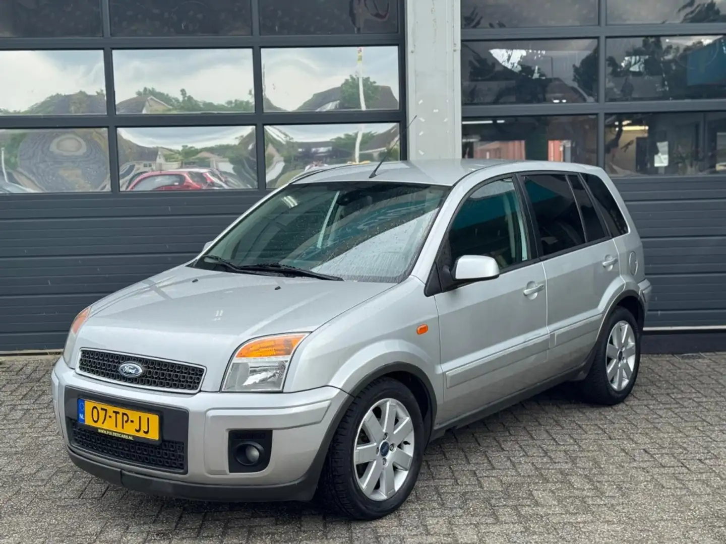 Ford Fusion 1.4-16V Futura Grijs - 2
