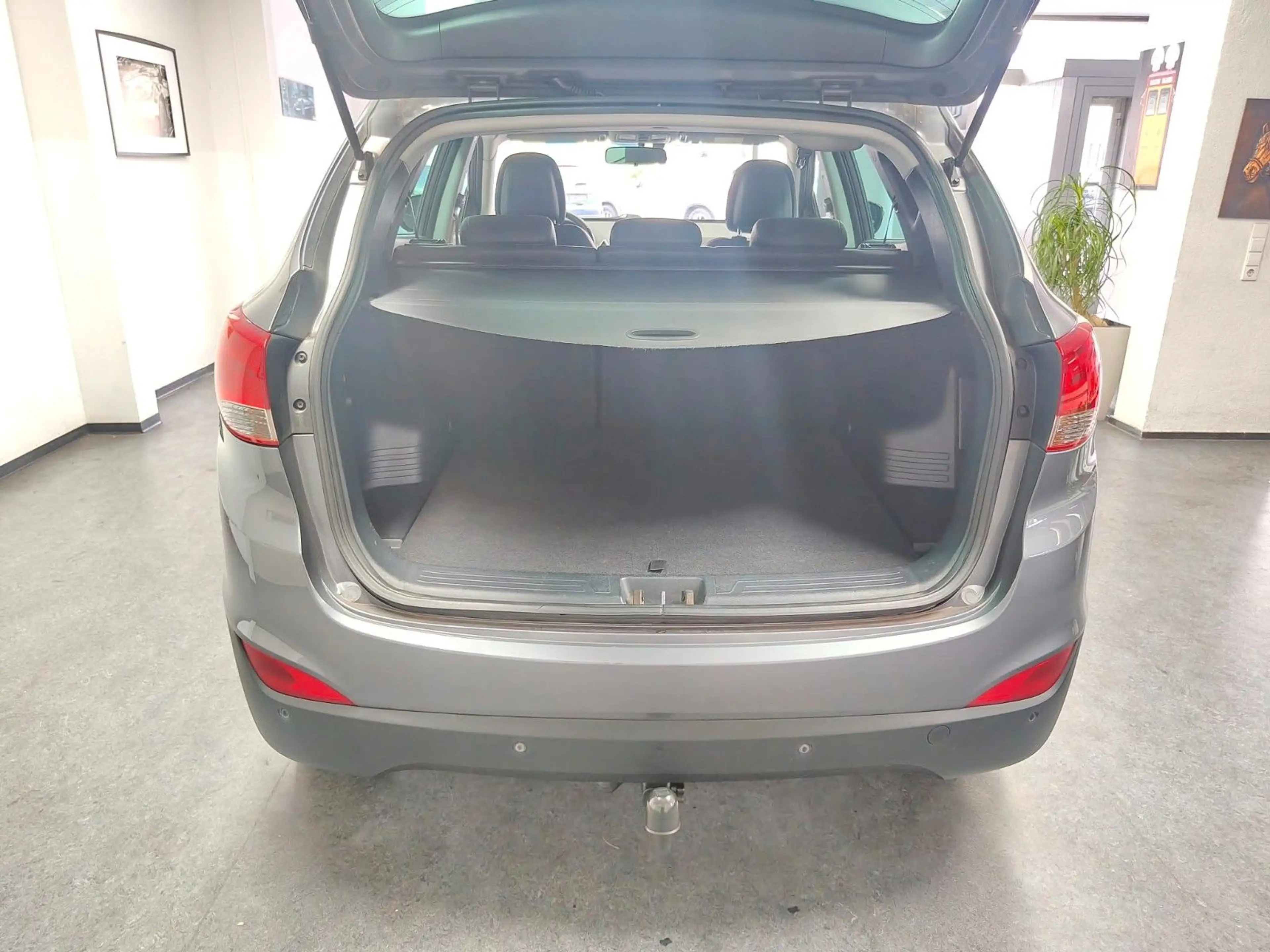 Hyundai iX35 2.0 CRDi Style 4WD AHK Panorama PDC — photo 7