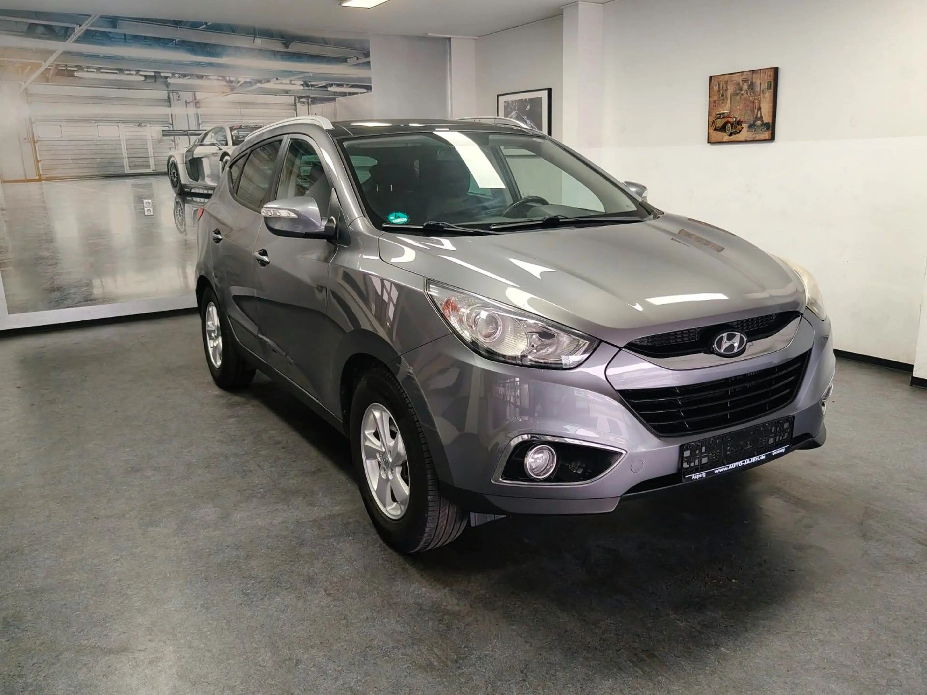 Hyundai iX35 2.0 CRDi Style 4WD AHK Panorama PDC — photo 3
