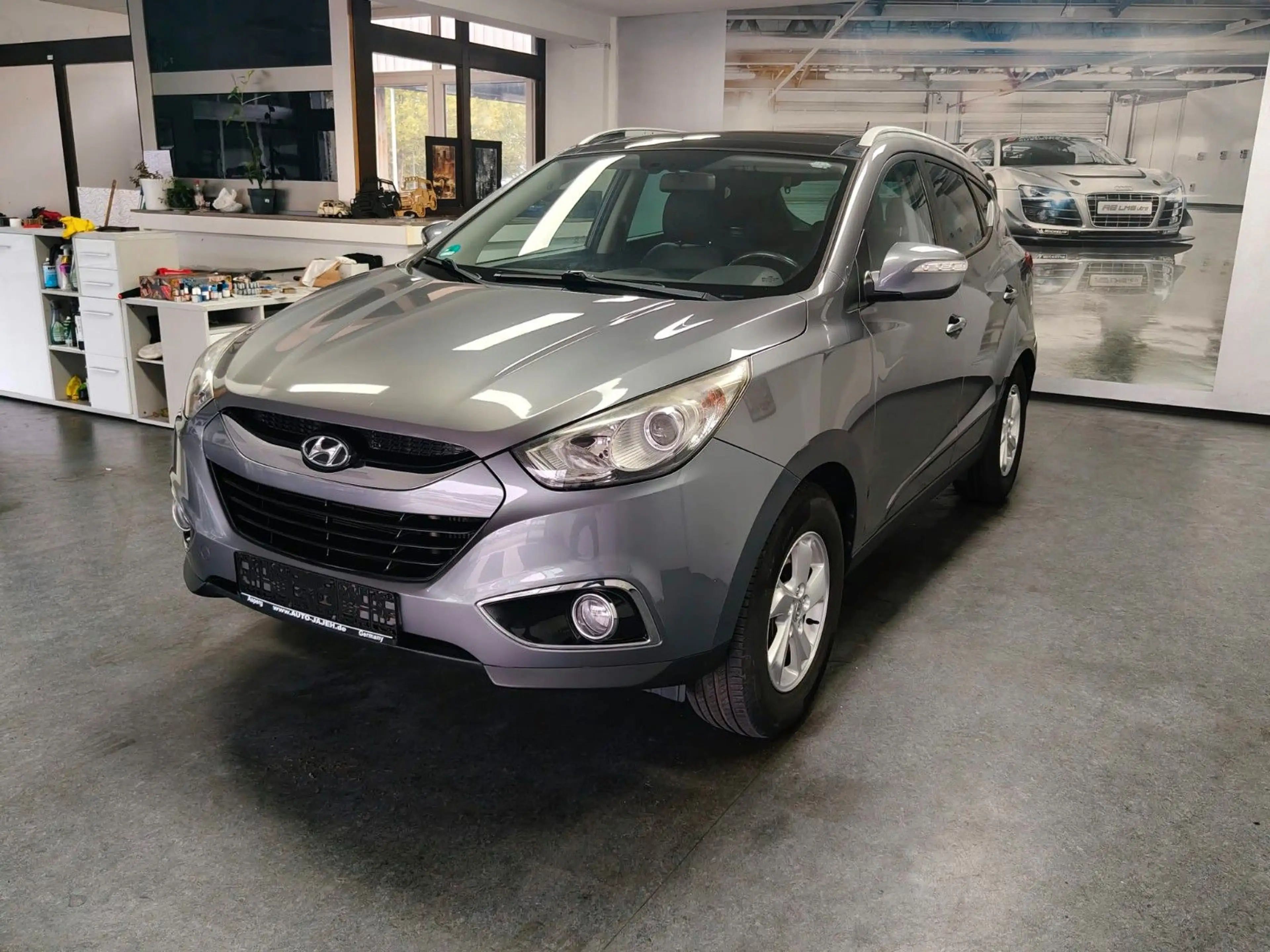 Hyundai iX35 2.0 CRDi Style 4WD AHK Panorama PDC — photo 5