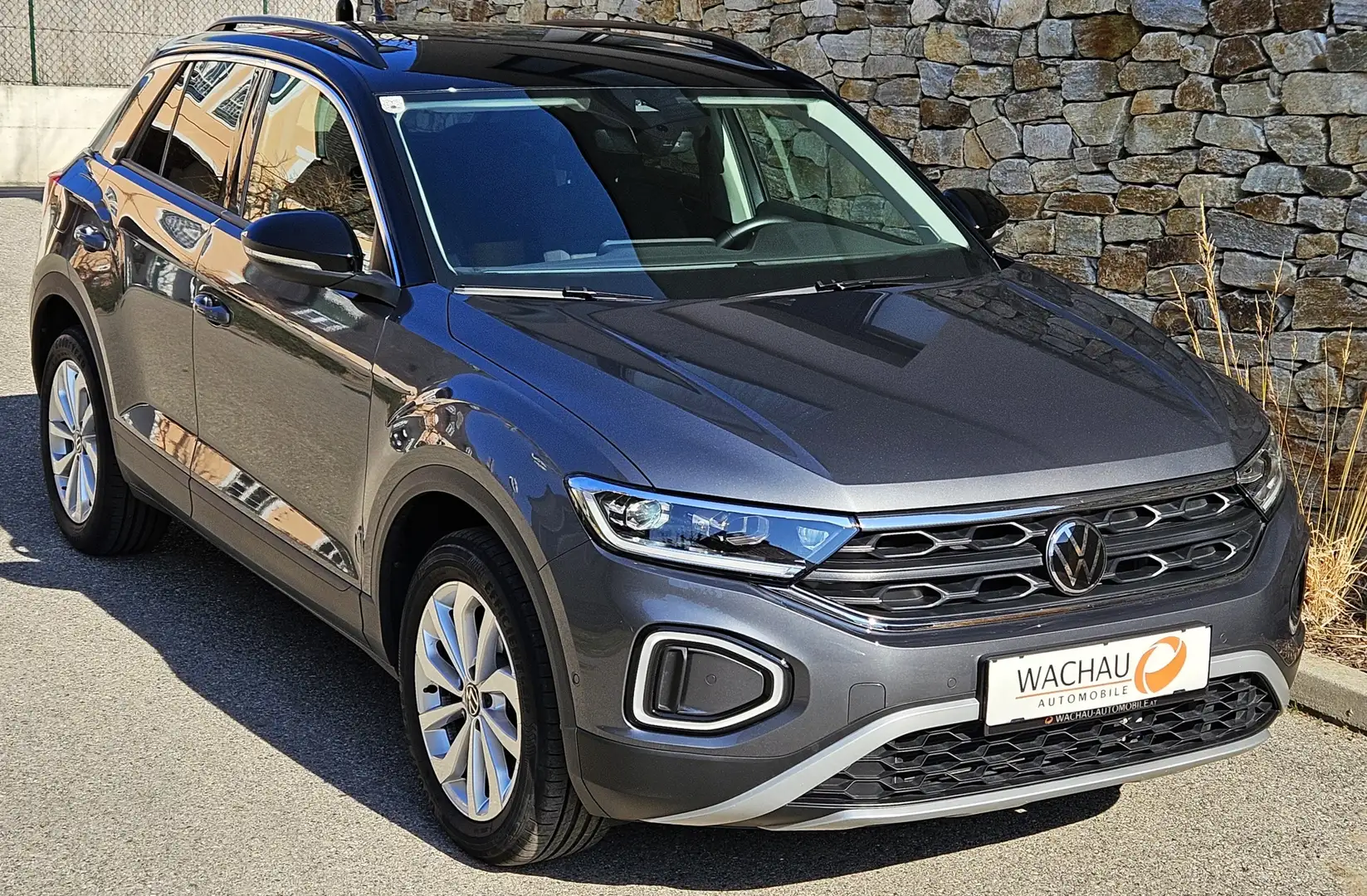 Volkswagen T-Roc Life*WIE NEU*Kamera*Keyless*IQ-Light Matix LED* Grau - 1