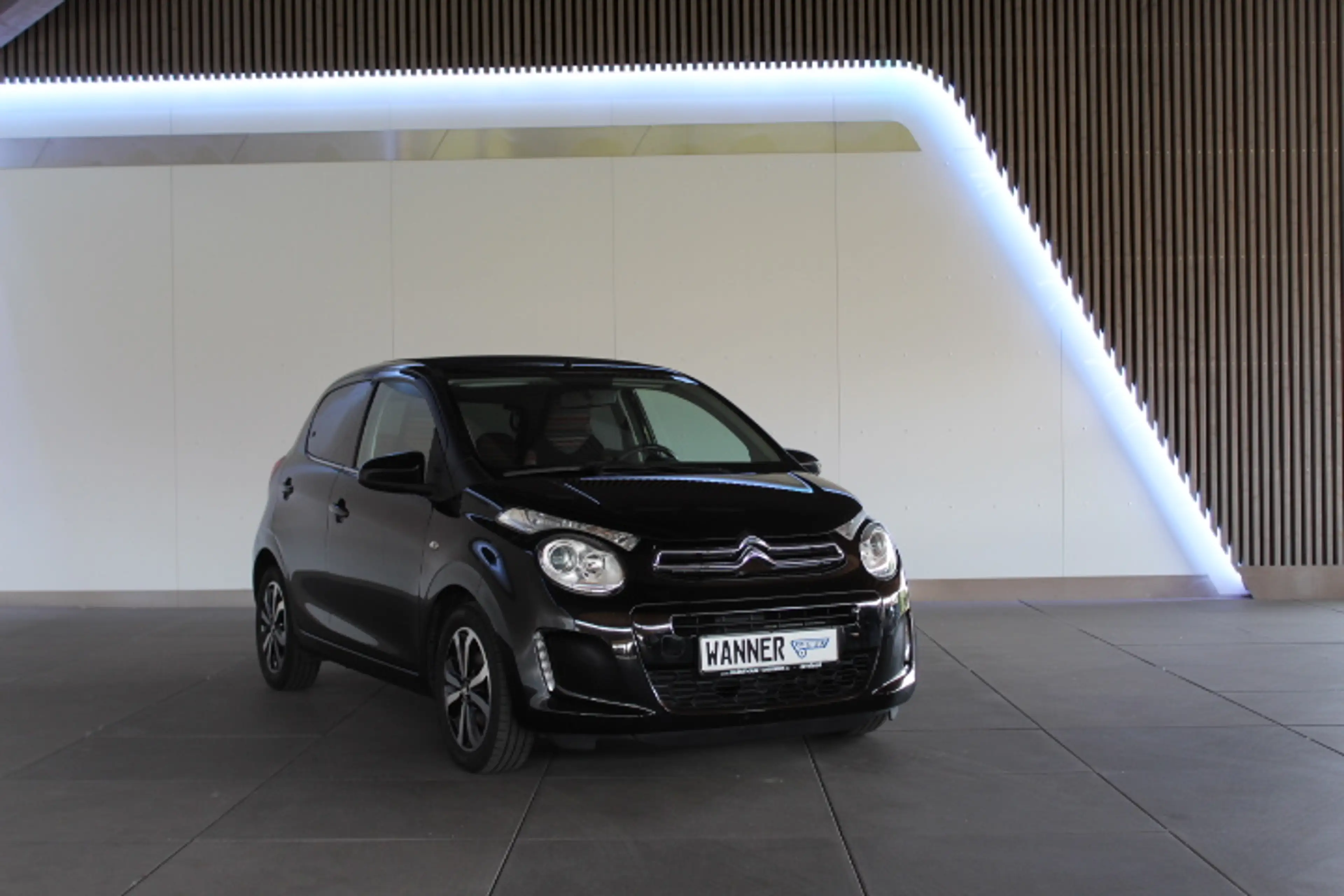 Citroen C1 1.0VTI SHINE  5-TÜRIG  SITZHEIZUNG RF-KAMERA 8-FACH BEREIFT — photo 9
