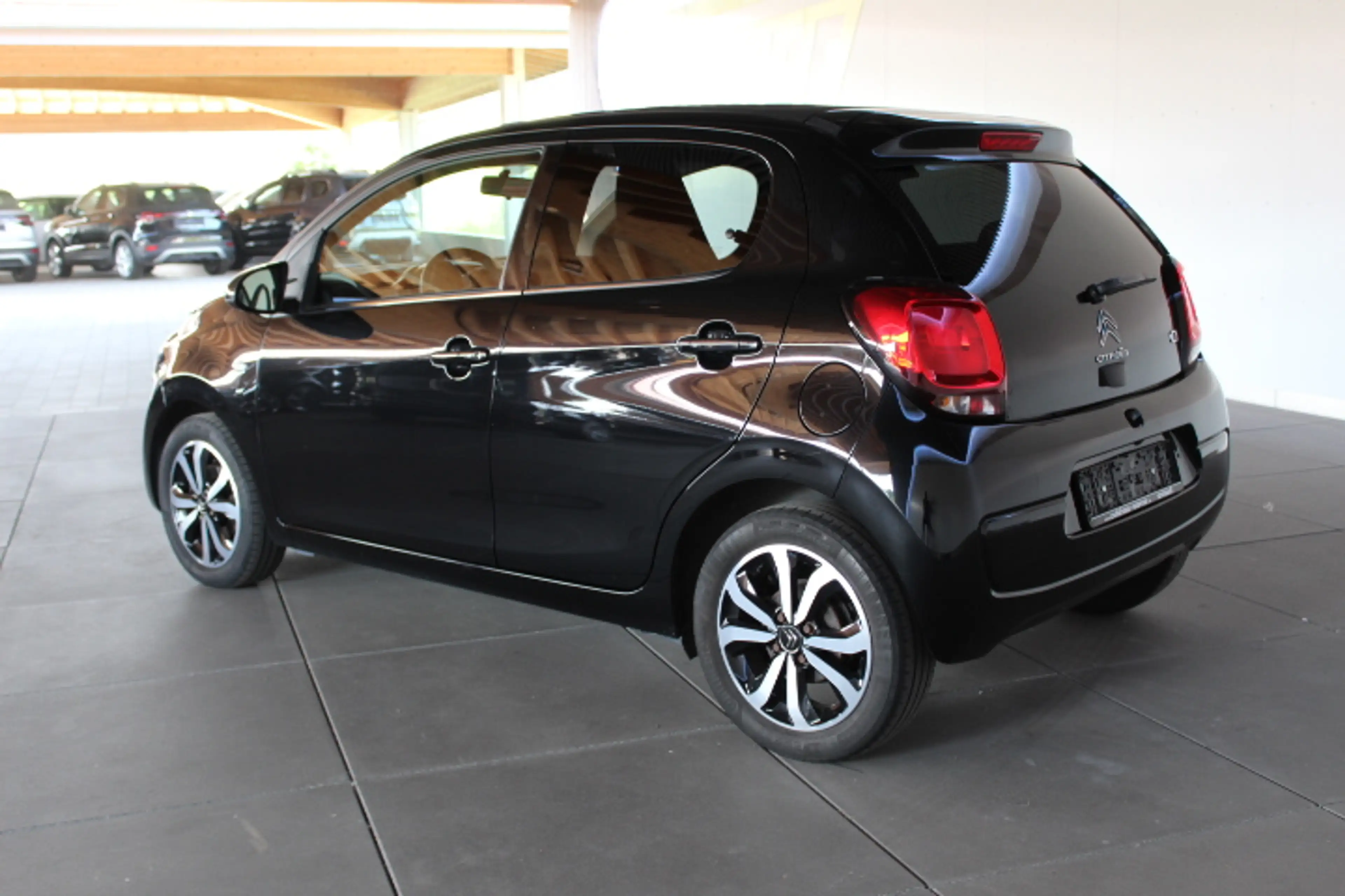 Citroen C1 1.0VTI SHINE  5-TÜRIG  SITZHEIZUNG RF-KAMERA 8-FACH BEREIFT — photo 14