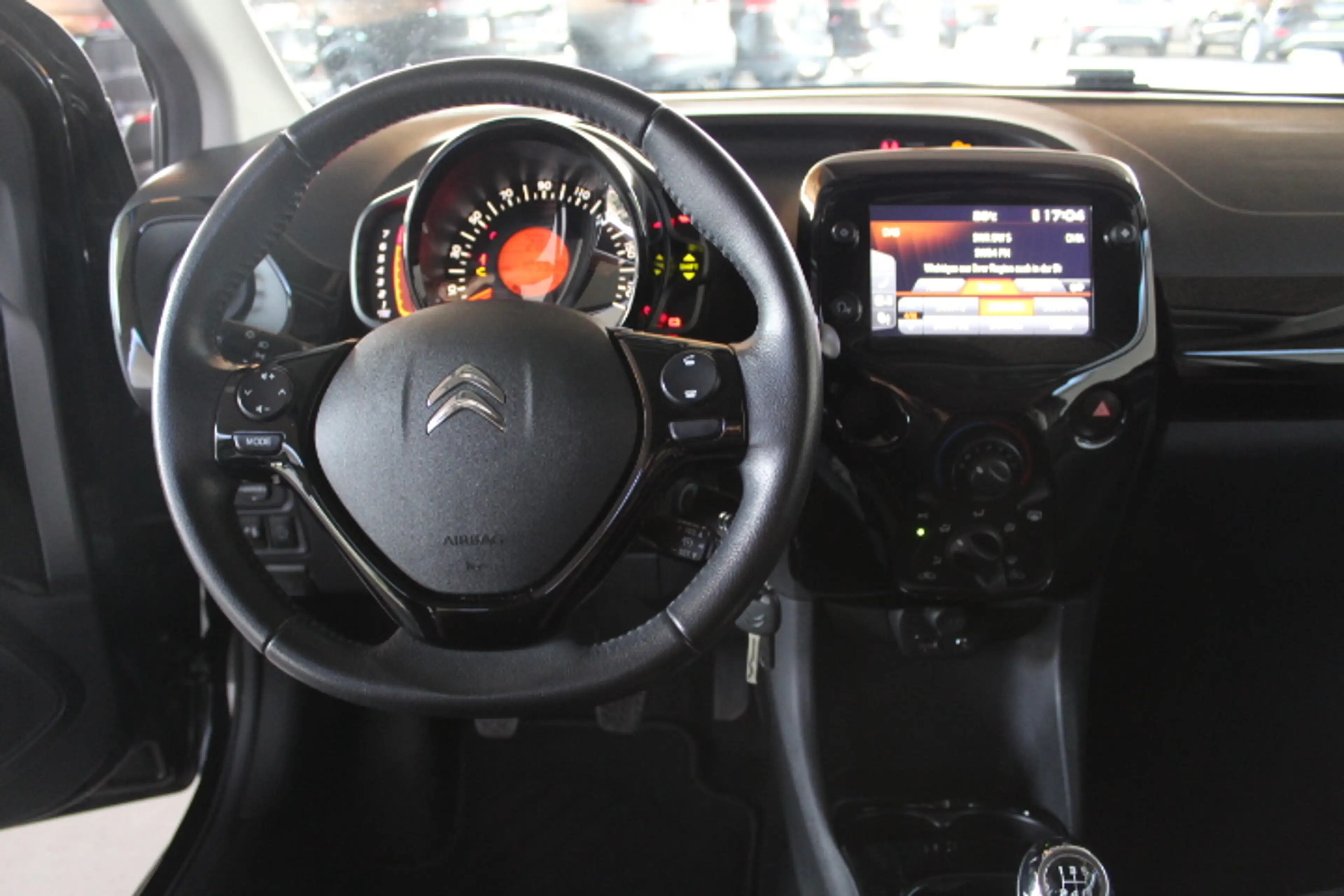 Citroen C1 1.0VTI SHINE  5-TÜRIG  SITZHEIZUNG RF-KAMERA 8-FACH BEREIFT — photo 4