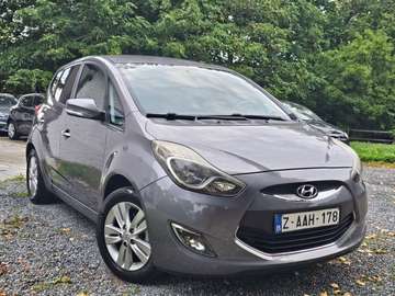1.4i * 1 MAIN * NAVI+AIRCO+CRUISE.C+BT+... * CAR PASS *