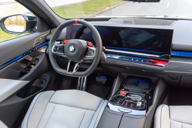 BMW M5 view 15