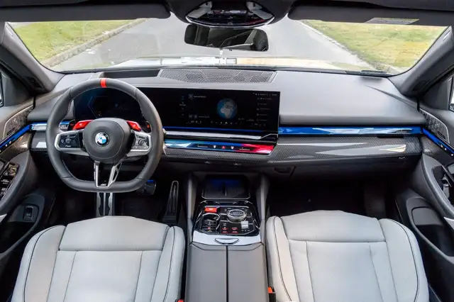 BMW M5 view 14