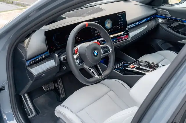 BMW M5 view 12