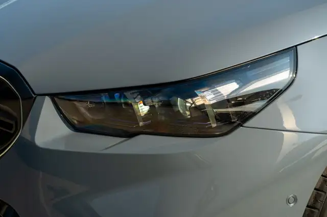 BMW M5 view 8