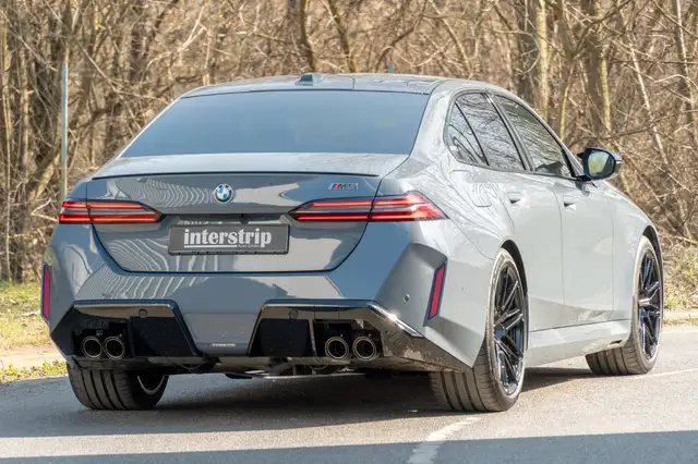 BMW M5 view 6