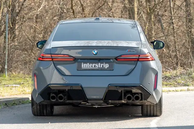 BMW M5 view 5