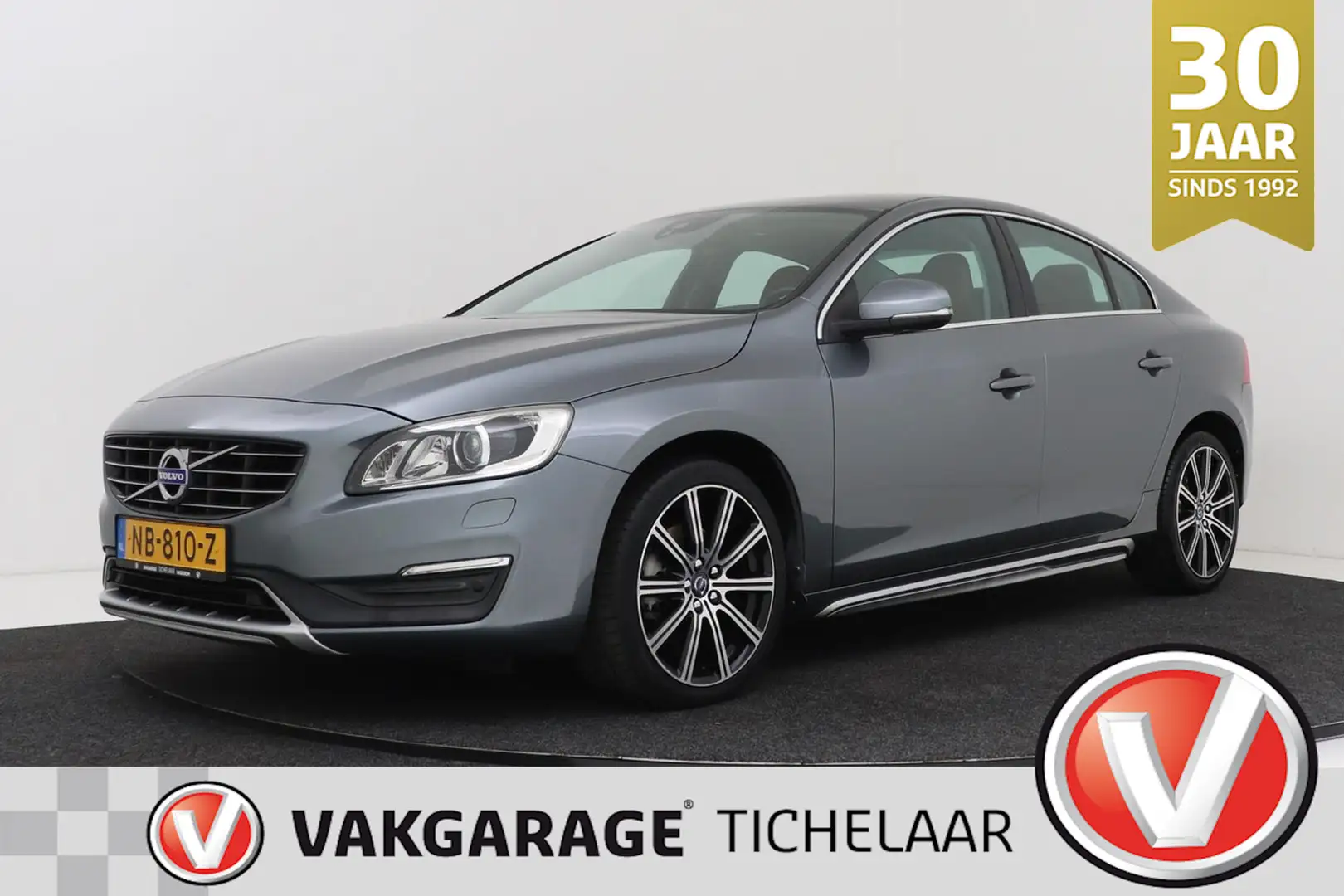 Volvo S60 2.0 T3 Nordic+ | Trekhaak | Org NL | Navigatie | L Grau - 1