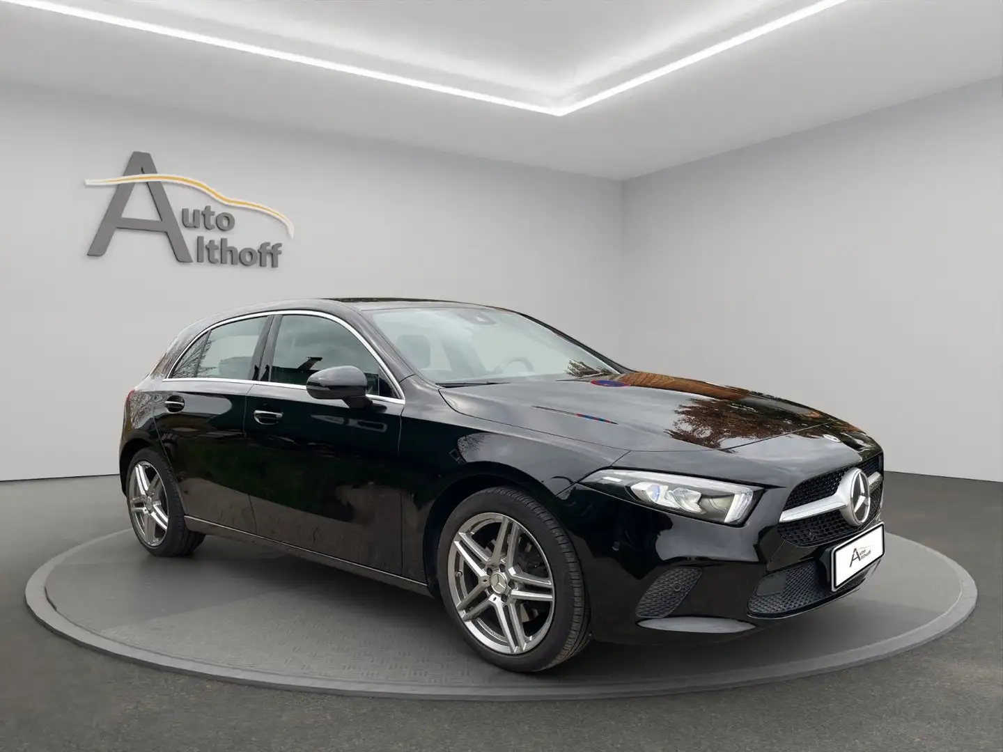 Mercedes-Benz A 220 Progressive NAV LED SHZ PDC Noir - 1