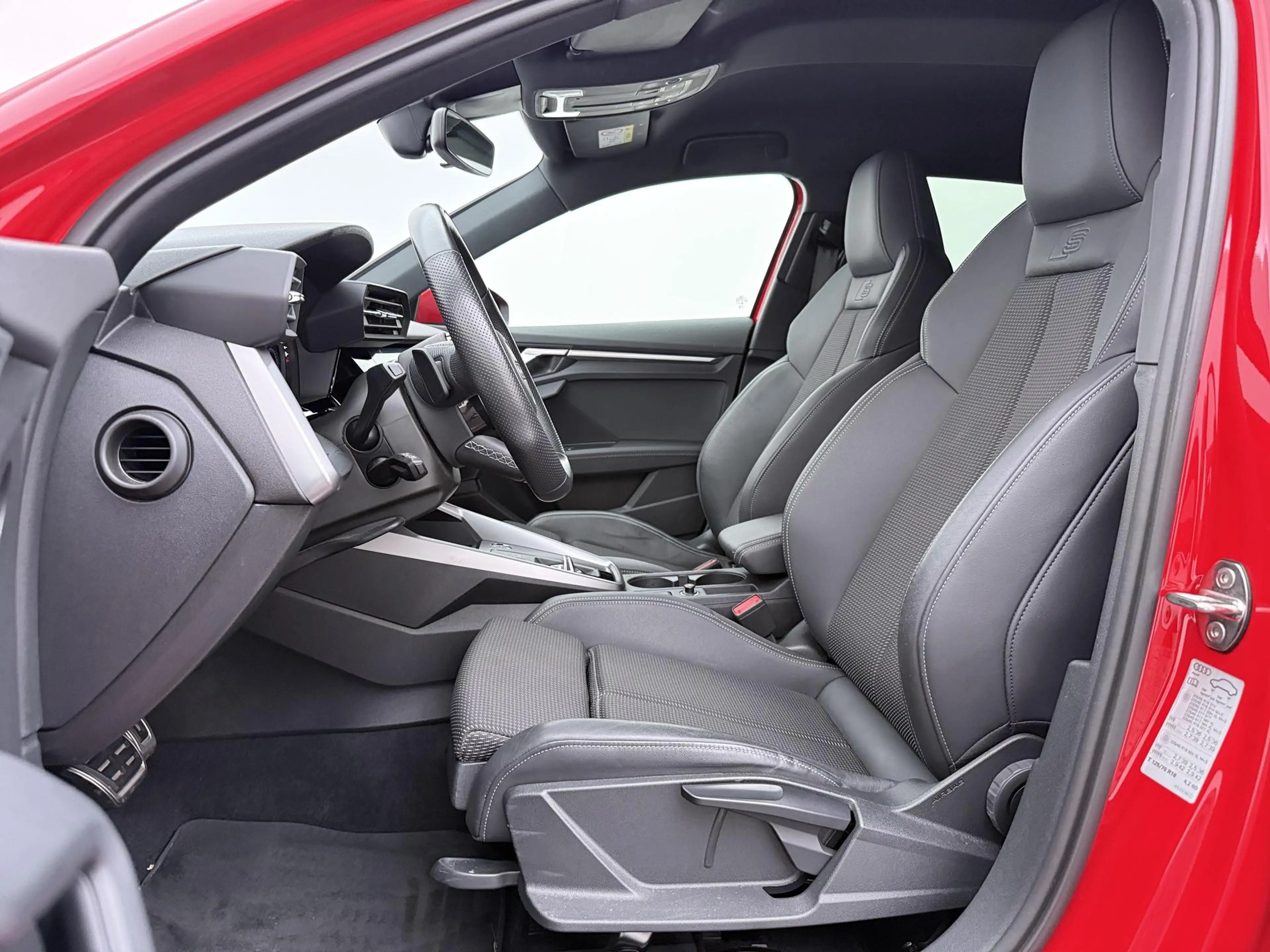 Audi A3 Sportback 35 TFSI S edition | Navigatie | Trekhaak — photo 4