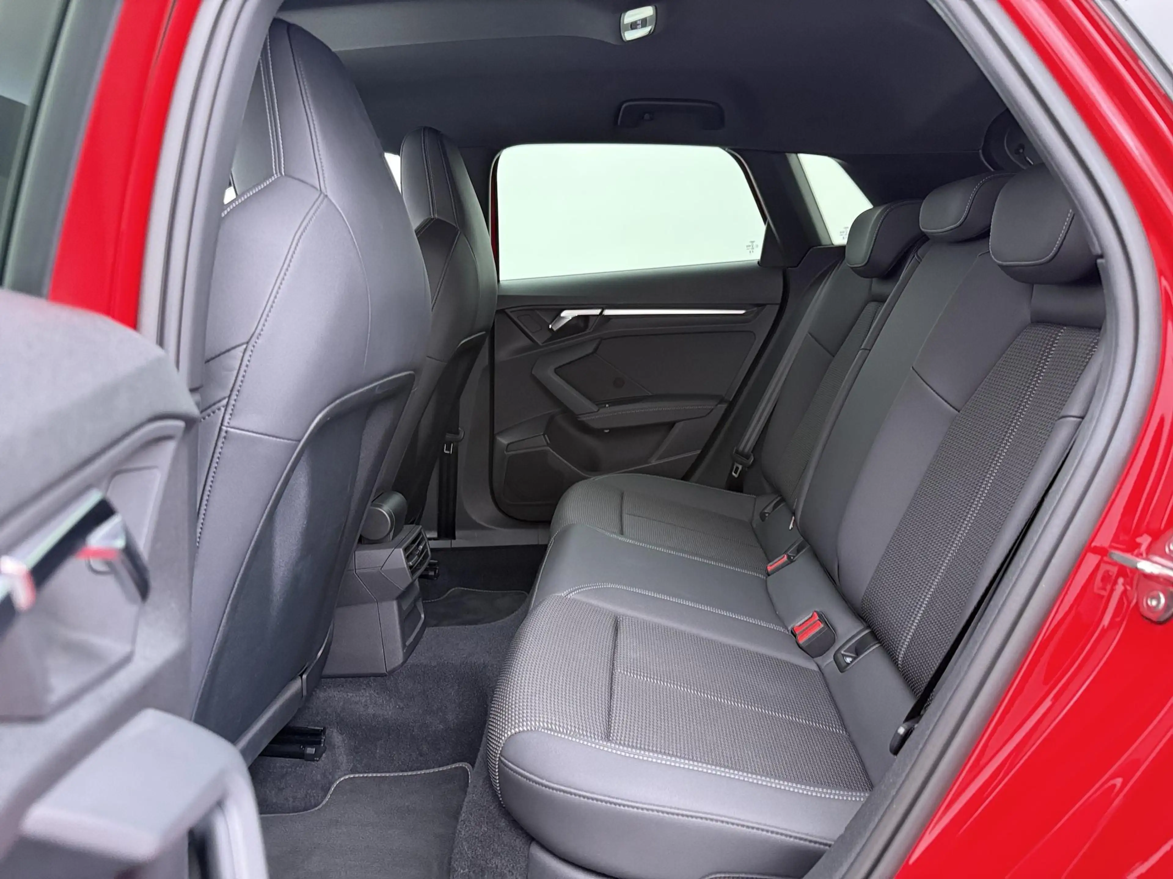 Audi A3 Sportback 35 TFSI S edition | Navigatie | Trekhaak — photo 8