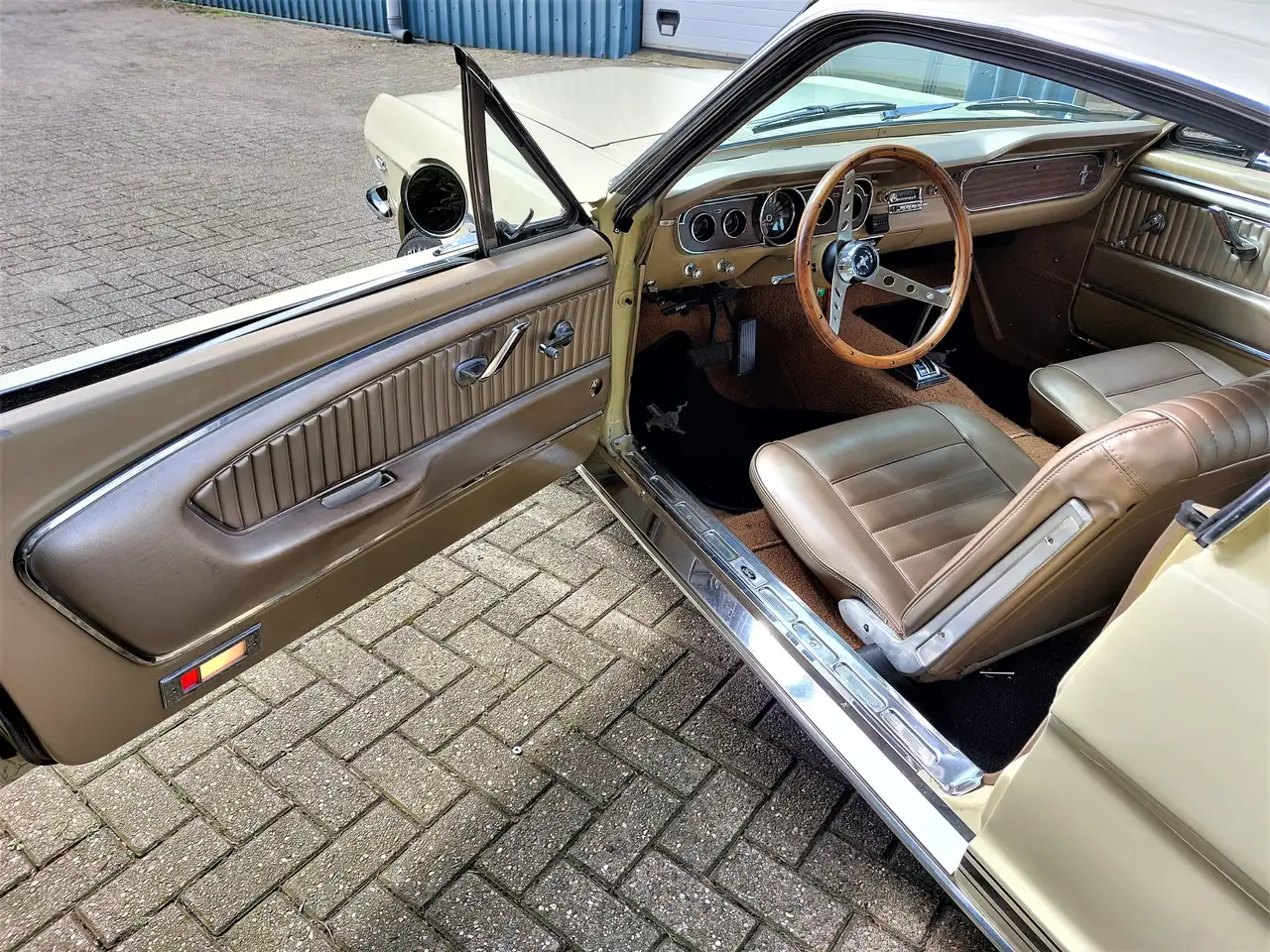 Ford Mustang 1965 Fastback 289 automaat, foto 8