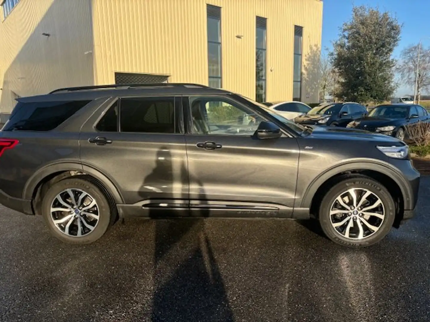 Ford Explorer Explorer 3.0 V6 EB PHEV ST-L. Gris - 1