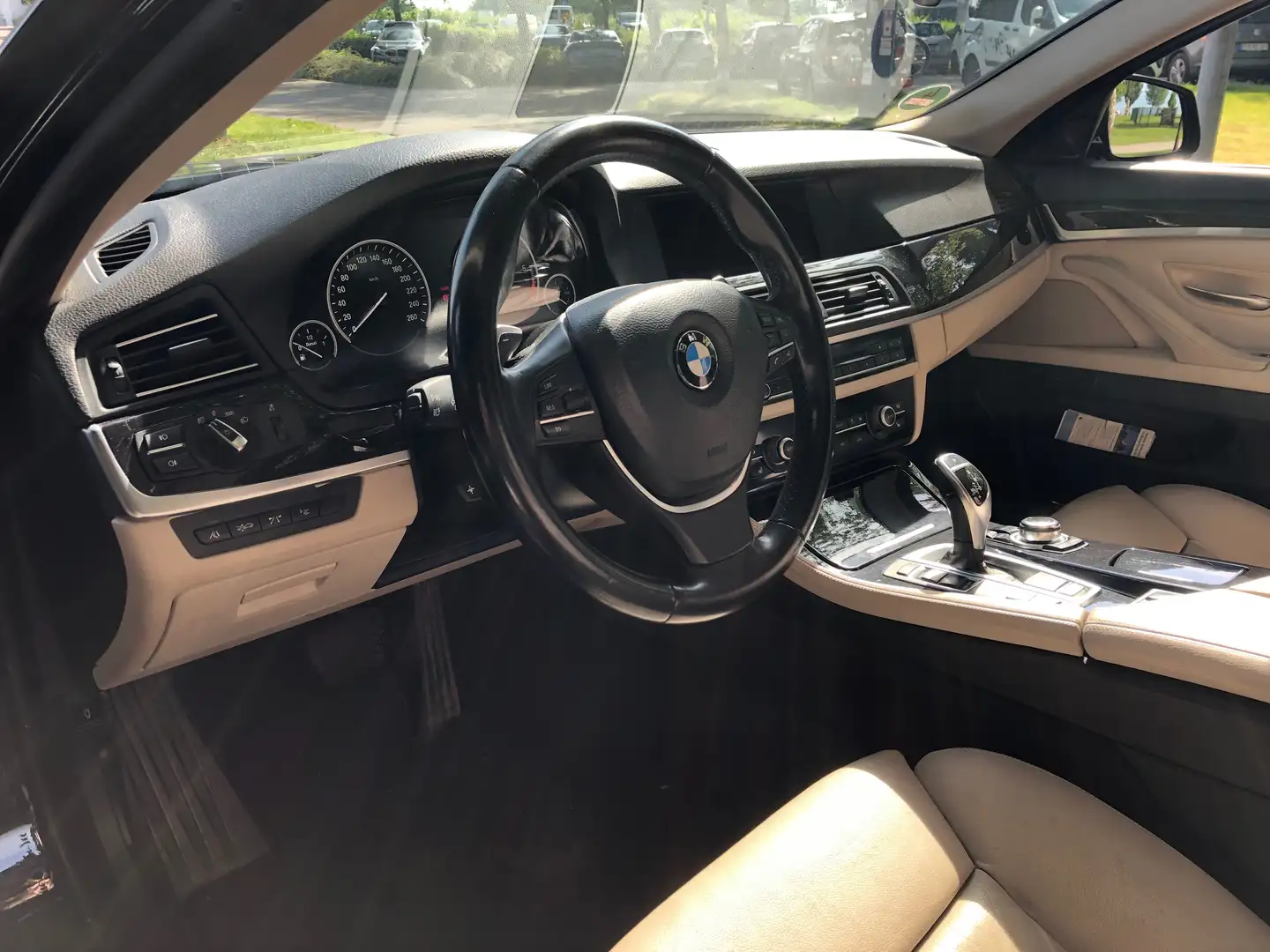 BMW 530 5er Touring Diesel 530d xDrive Touring Sport-Aut. Albastru - 2